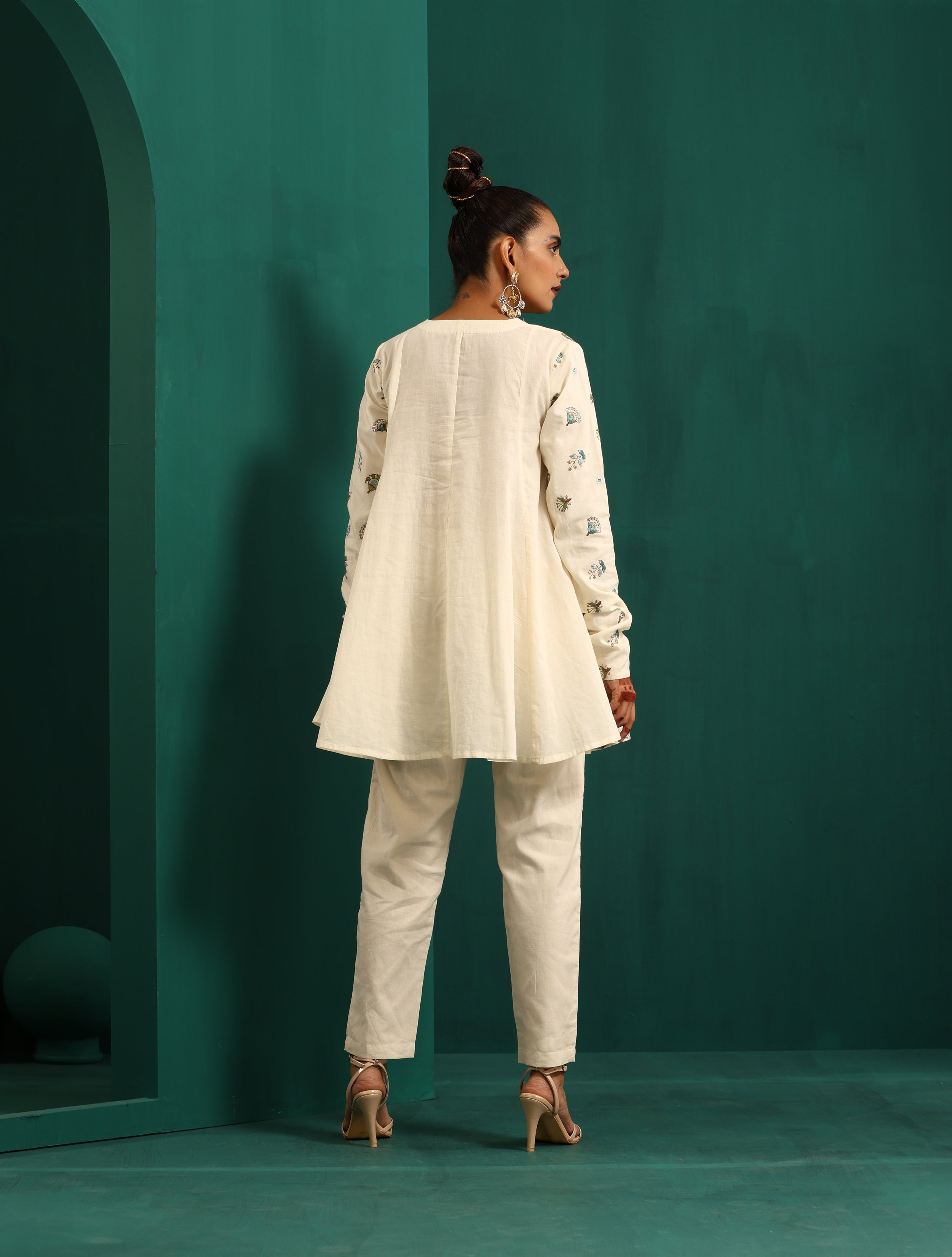 trueBrowns Ivory Blue Floral Cotton Flared Co-ord Set - Distacart