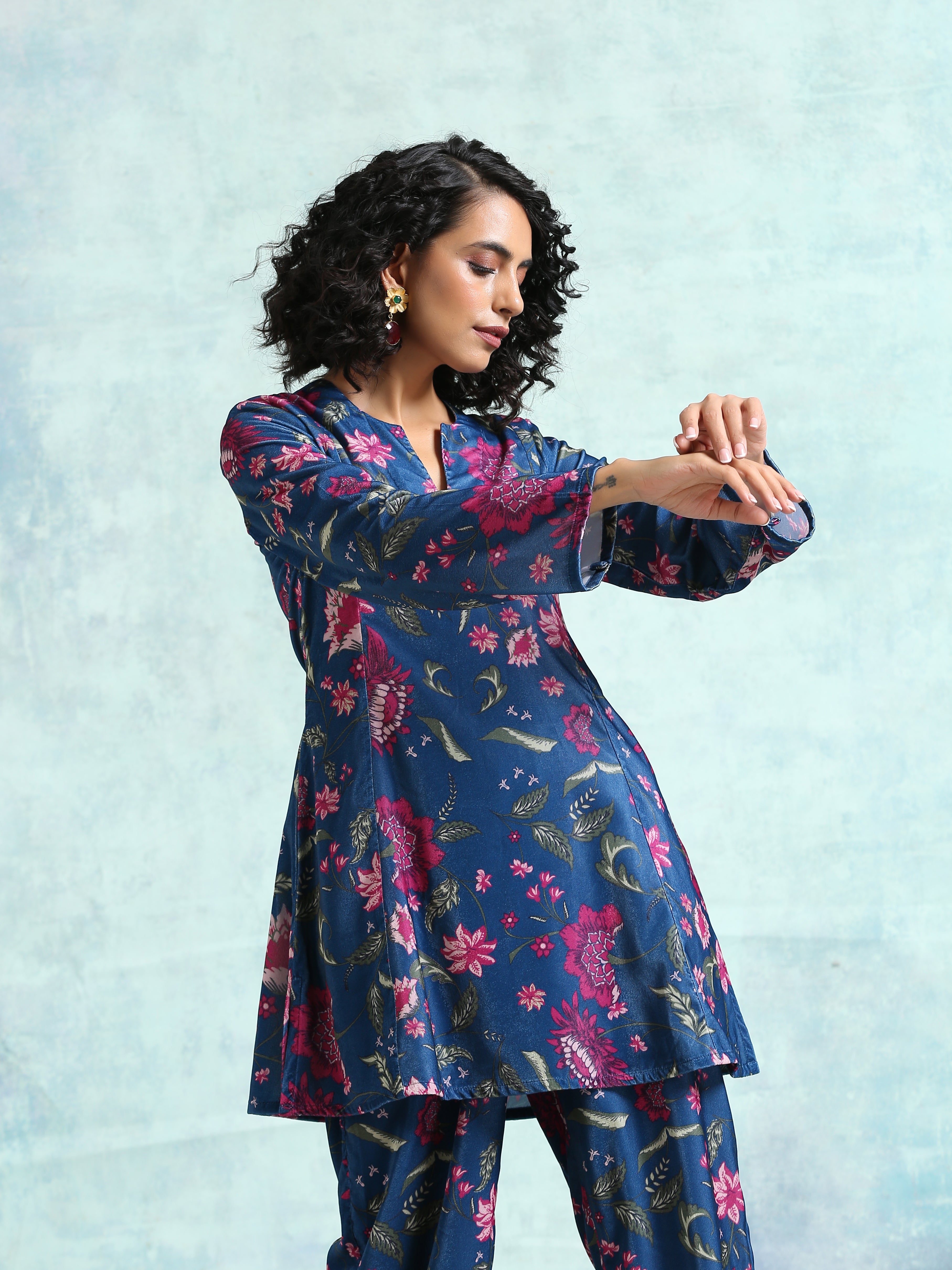 trueBrowns Blue Printed Velvet Co-Ord Set - Distacart