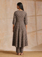 Thumbnail for trueBrowns Clay Dabu Zig-Zag Motifs Print Cotton Flared Kurta Pant Set - Distacart