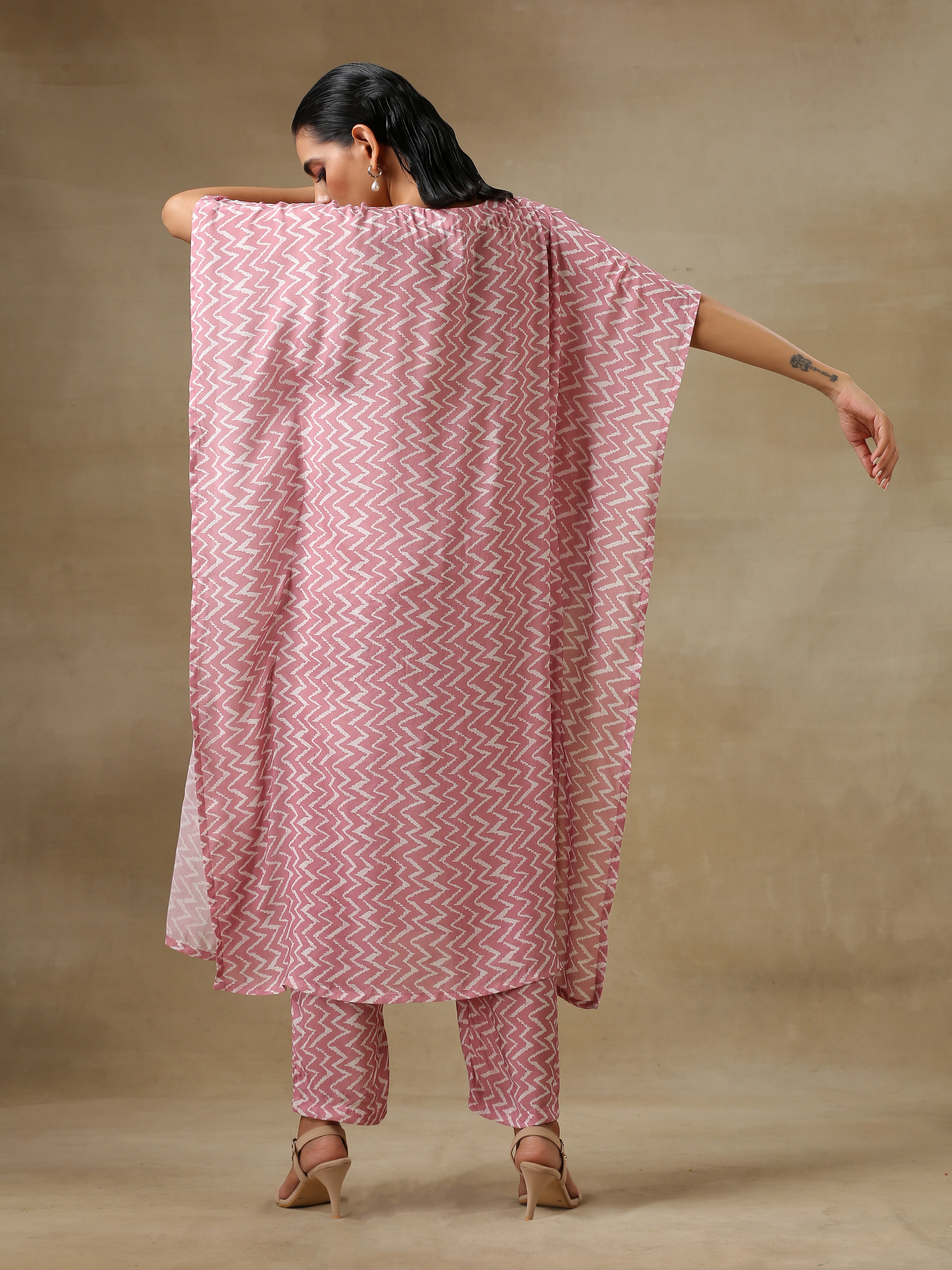 trueBrowns Light Mauve Bandhani Printed Silk Kaftan Kurta Pant Set - Distacart