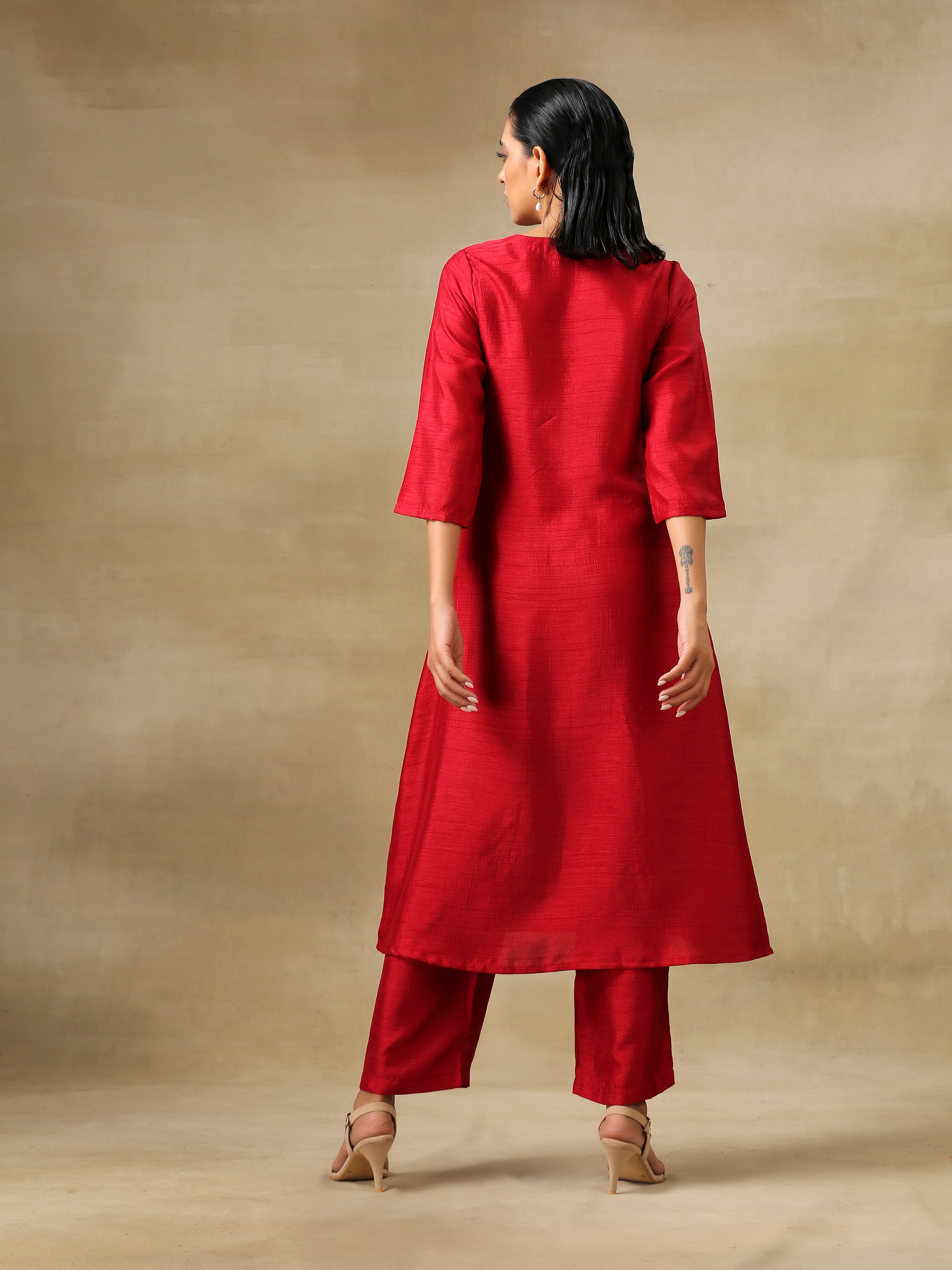 trueBrowns Maroon Textured Silk Overlap Pleat Kurta Pant Set - Distacart