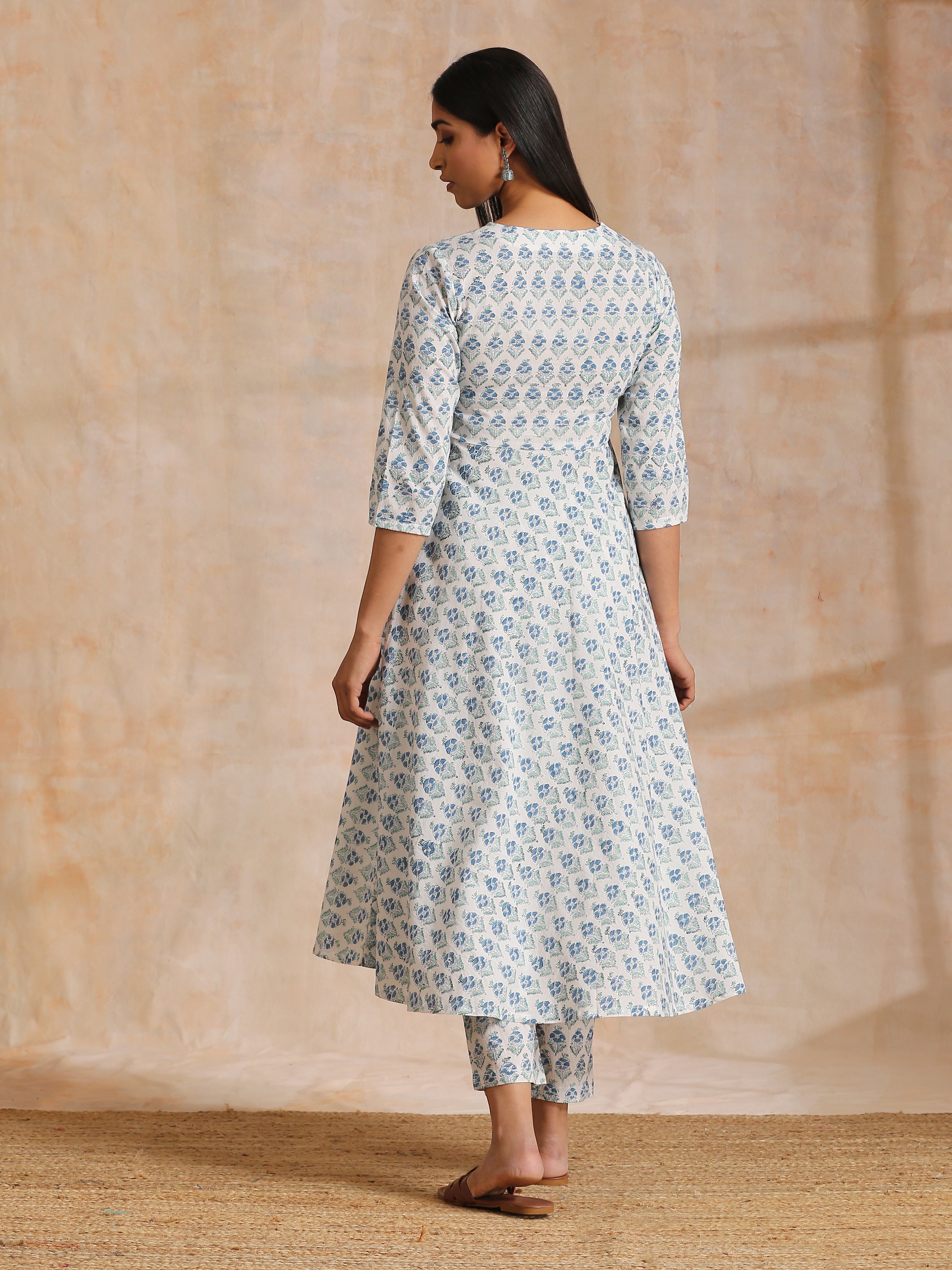 trueBrowns White With Blue Green Buta Print Cotton Flared Kurta Pant Set - Distacart