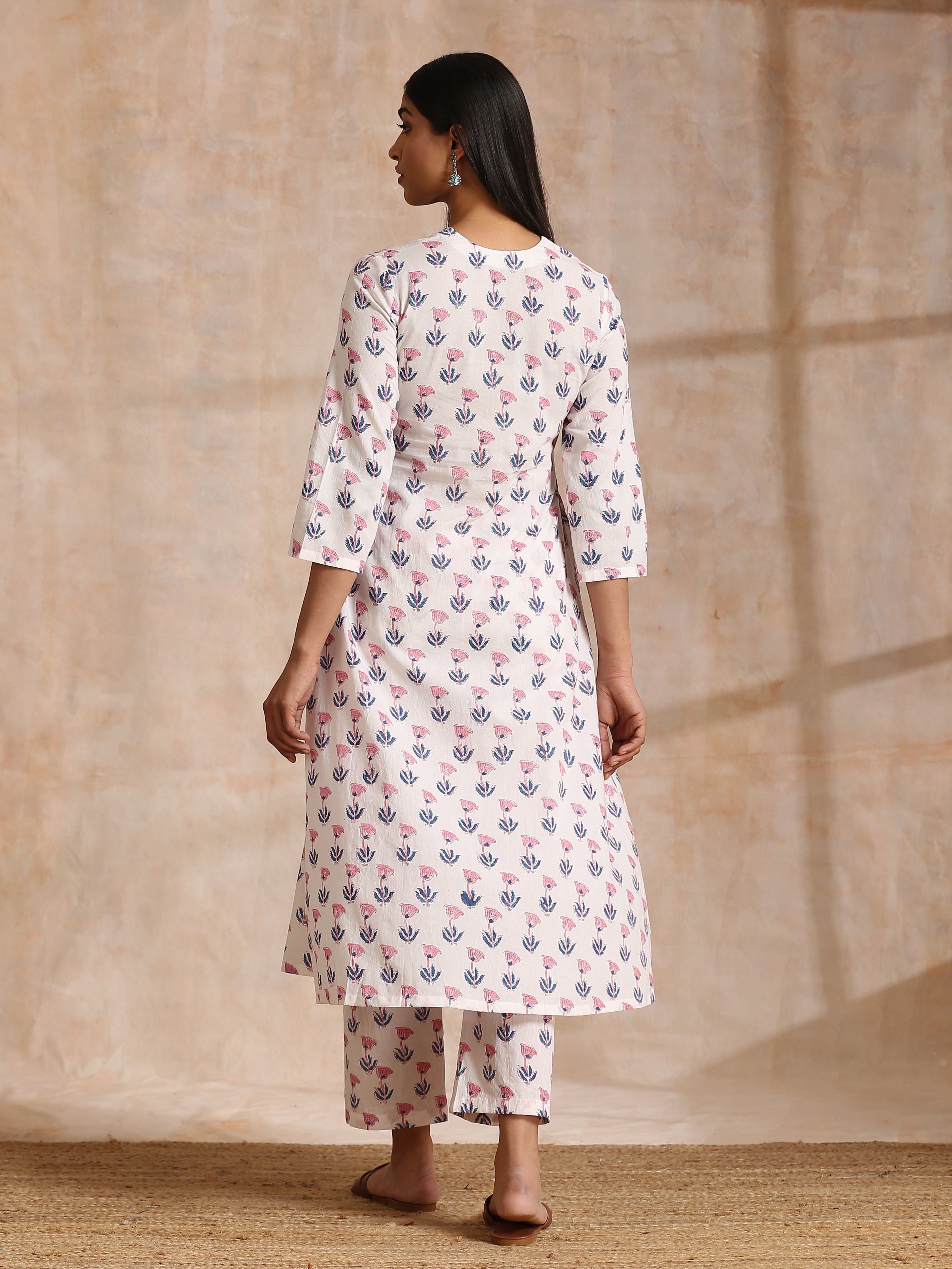 trueBrowns White With Pink Blue Buta Block Print Cotton Kurta Pant Set - Distacart