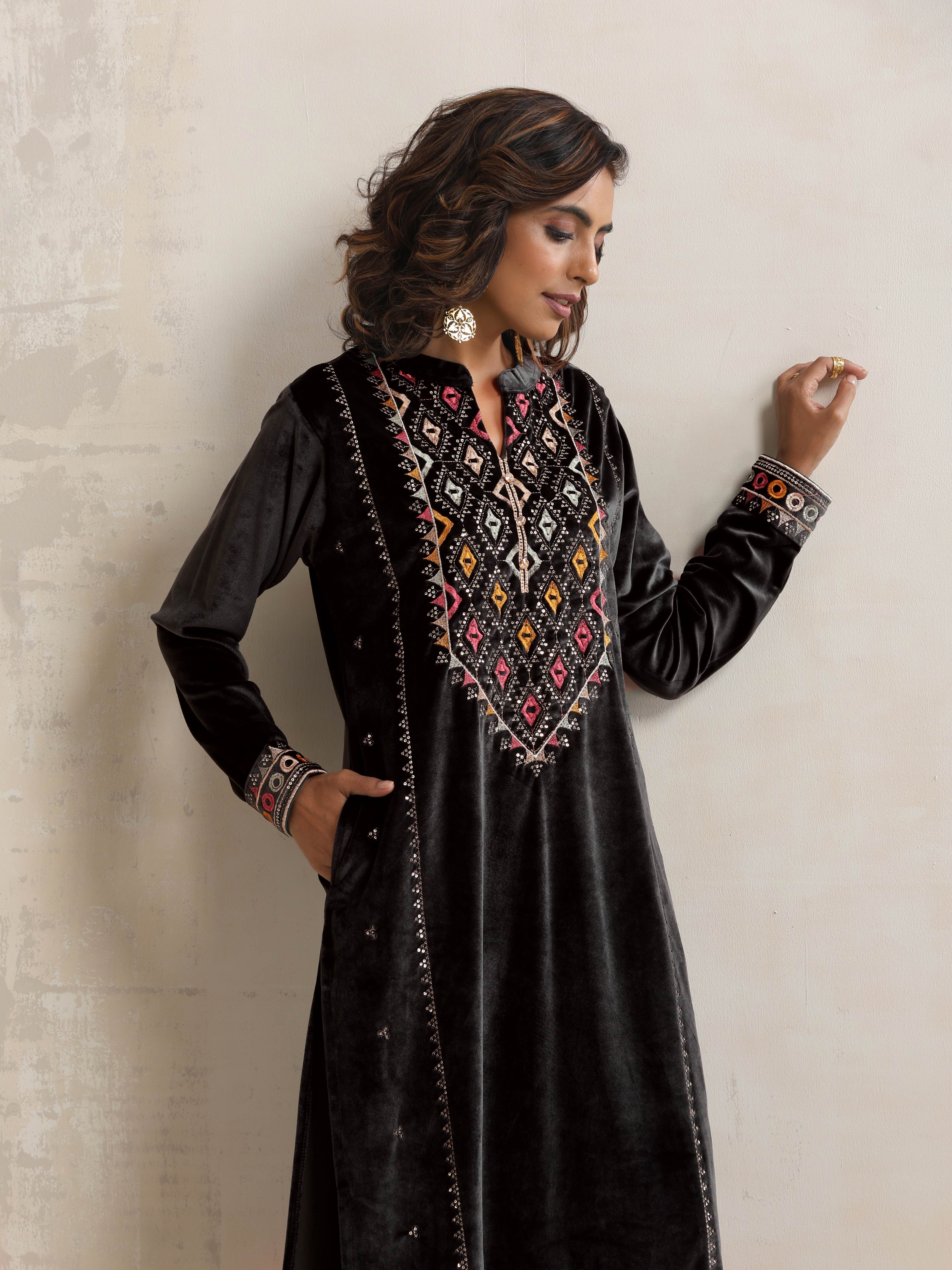 trueBrowns Black Velvet Geometric Embroidered Kurta Pant Dupatta Set - Distacart