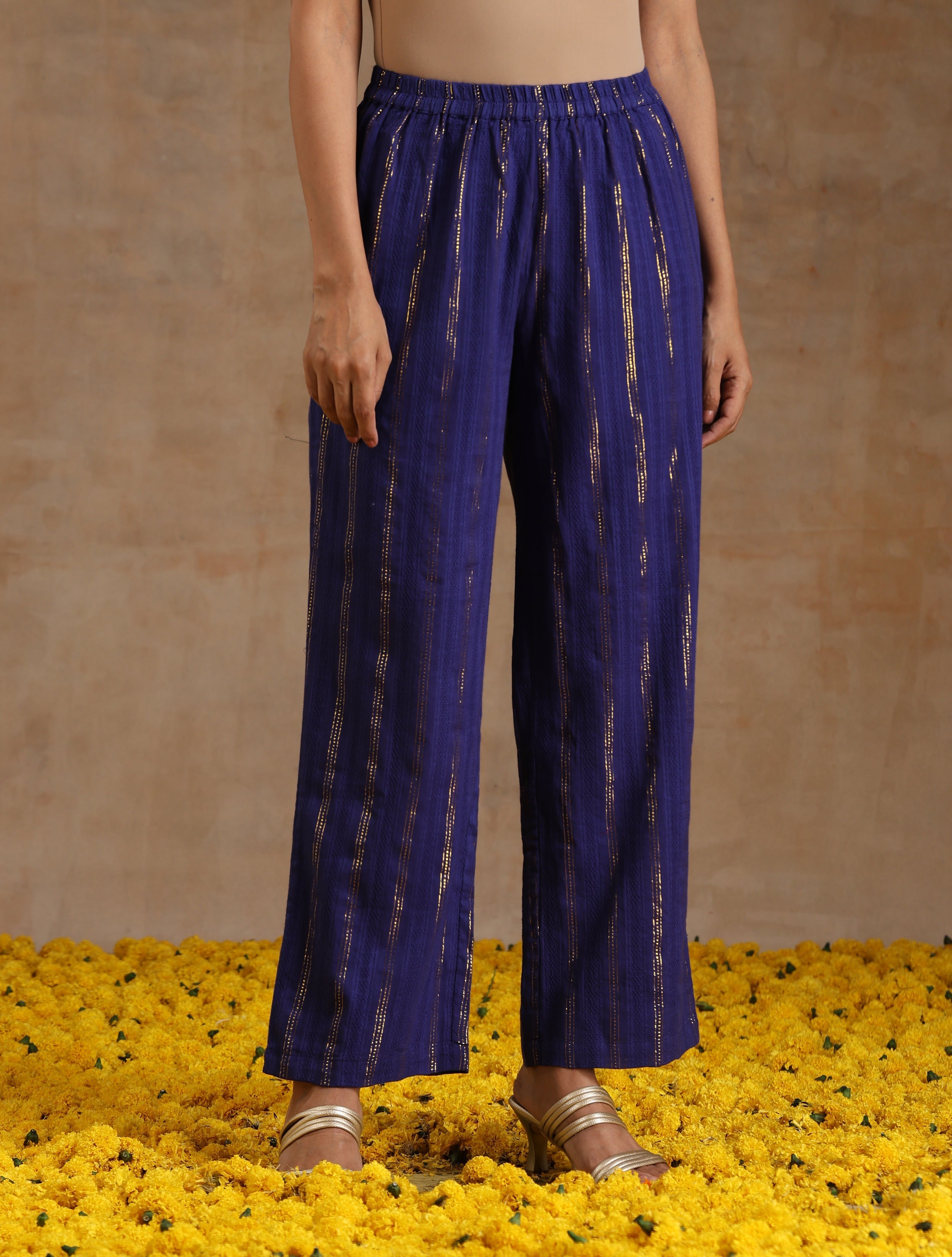 trueBrowns Spectrum Blue Gold Cotton Oversized Round Co-Ord Set - Distacart