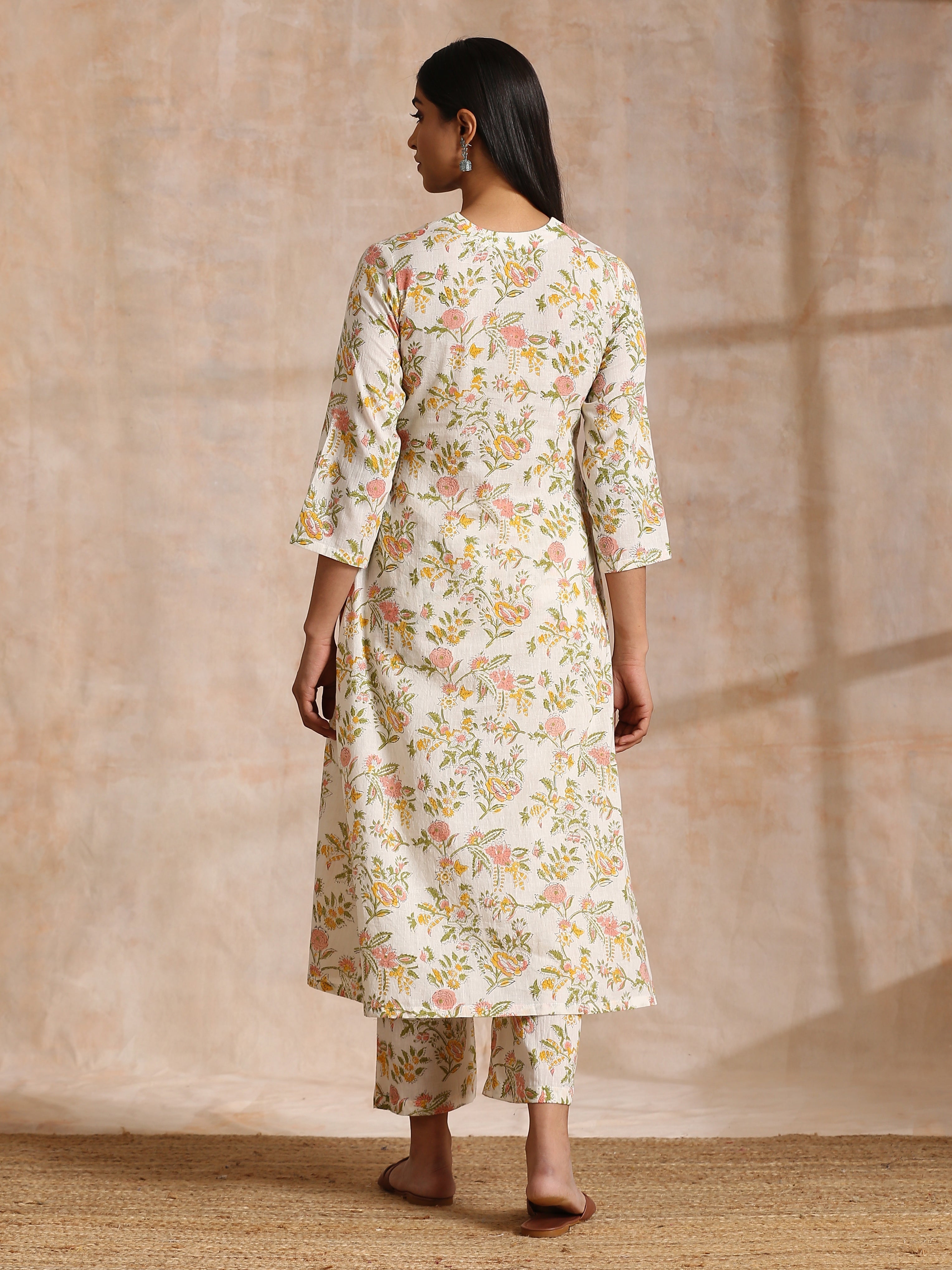 trueBrowns White Multi Color Overall Block Print Cotton Kurta Pant Set - Distacart