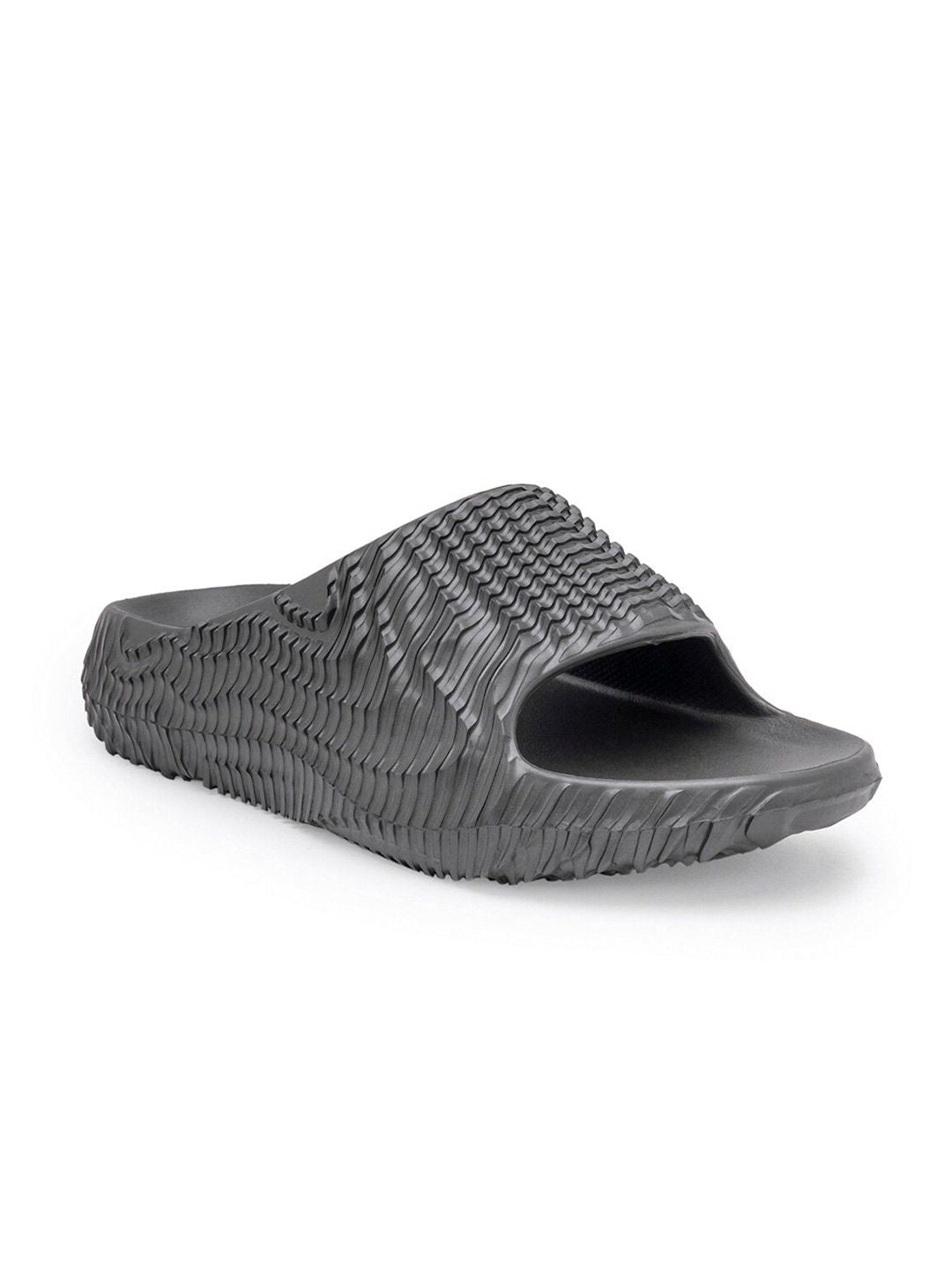 Red Tape Men Textured Slip-Resistance Sliders