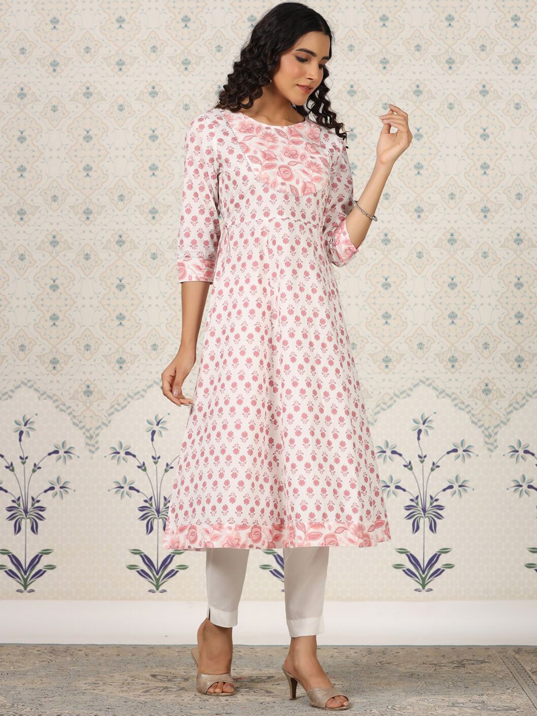 Ode by House of Pataudi Floral Printed Gotta Patti Pure Cotton A-Line Kurta - Distacart