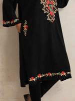 Thumbnail for trueBrowns Black Kashmiri Embroidered Woollen Phiran Kurta - Distacart