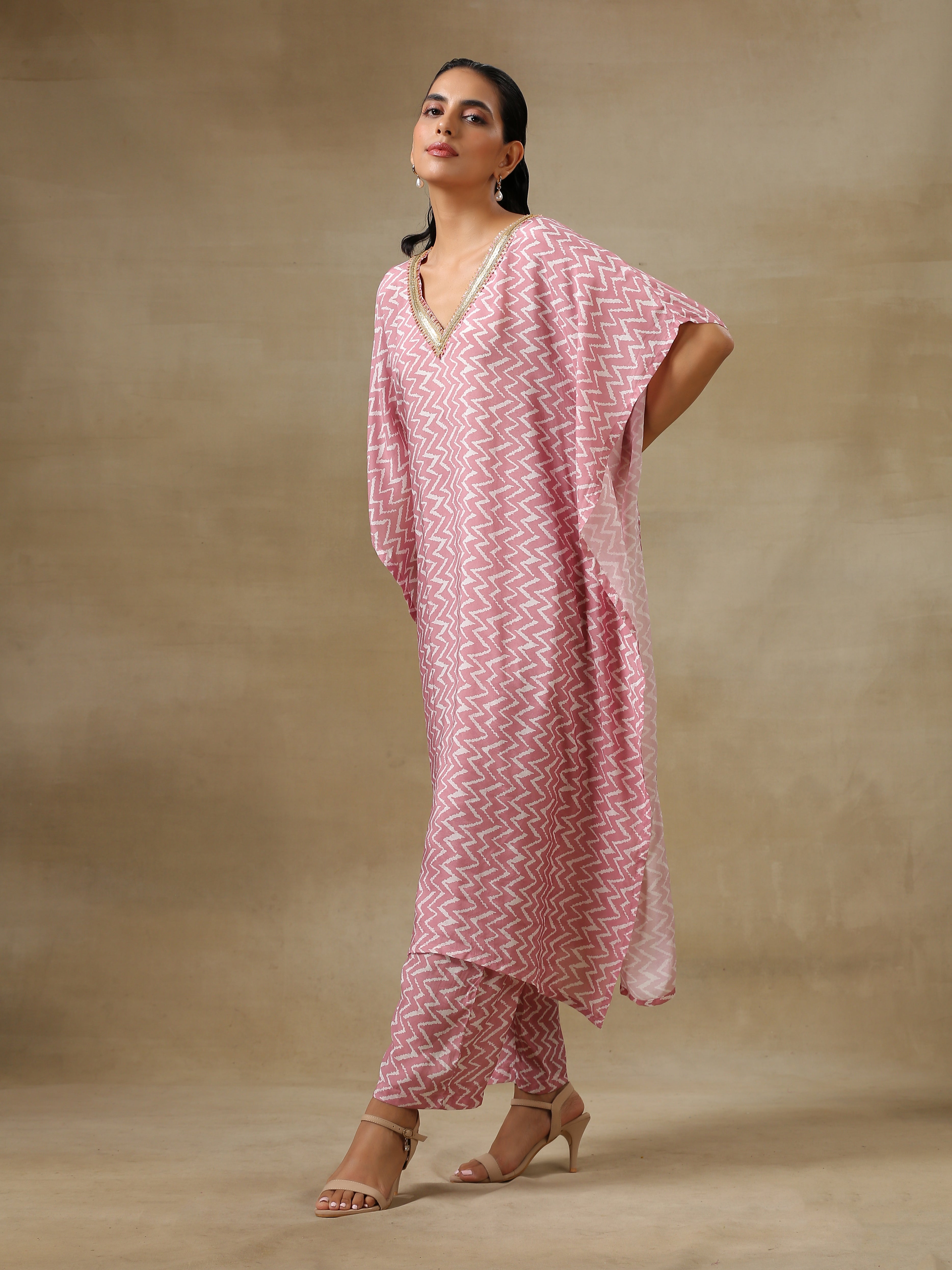 trueBrowns Light Mauve Bandhani Printed Silk Kaftan Kurta Pant Set - Distacart