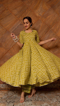Thumbnail for Pomcha Jaipur Bandhej Mehndhi Green Cotton Anarkali Set - Distacart
