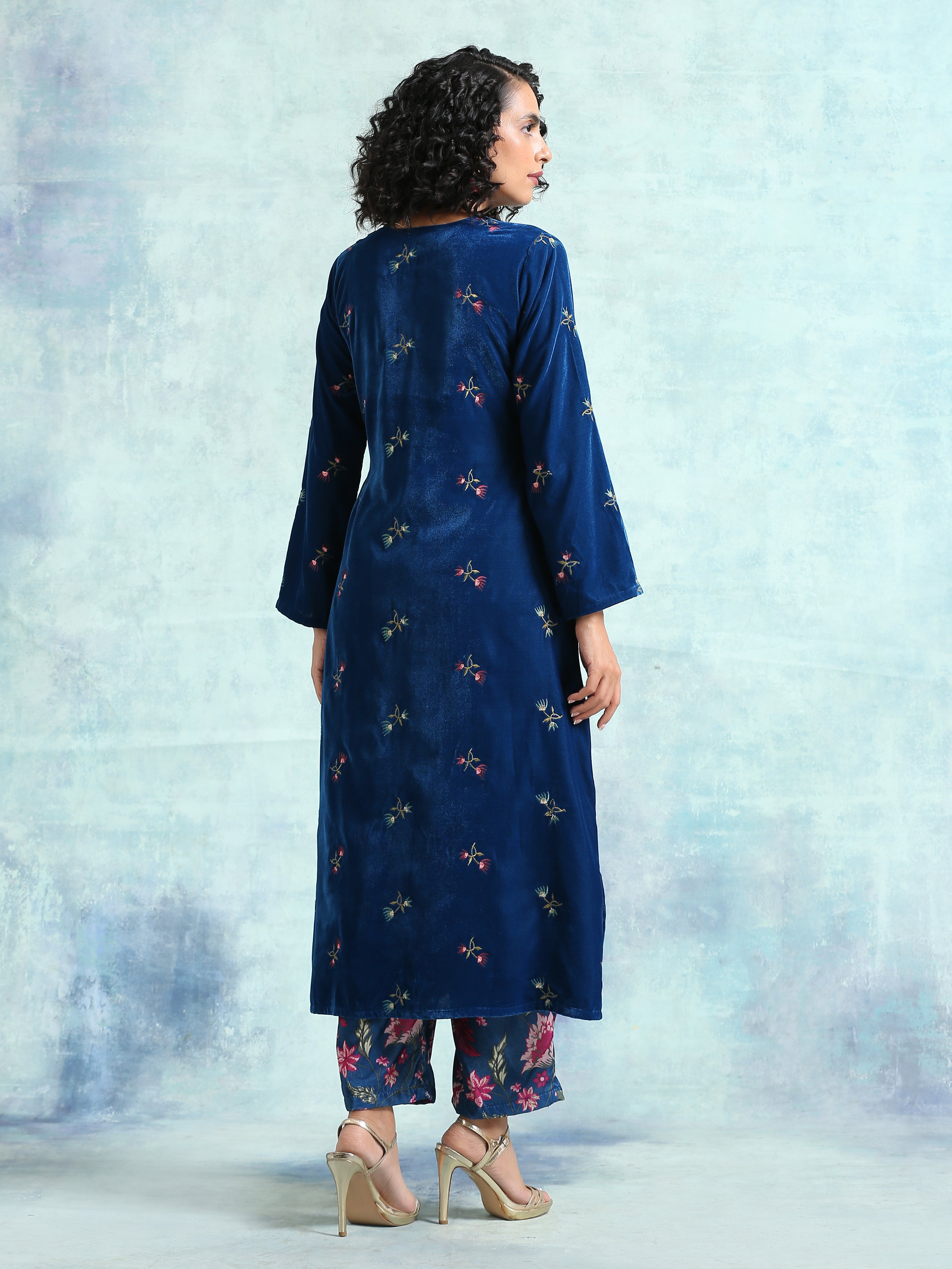 trueBrowns Blue Embroidered Velvet High Slit Kurta - Distacart