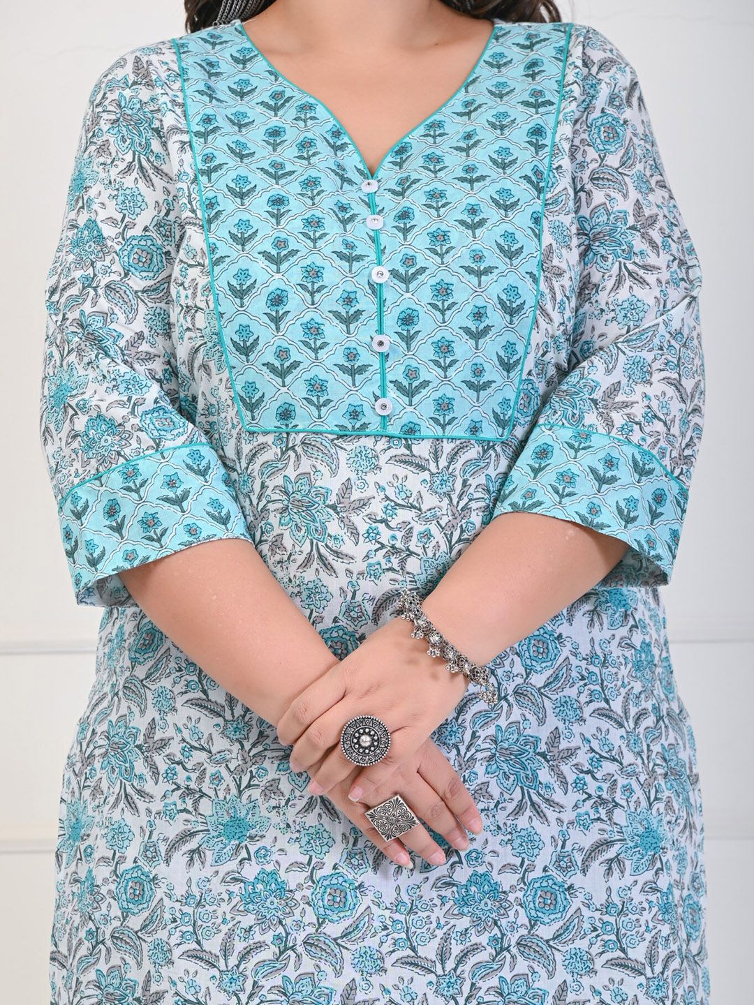 Swasti Plus Size Floral Printed Pure Cotton Kurta