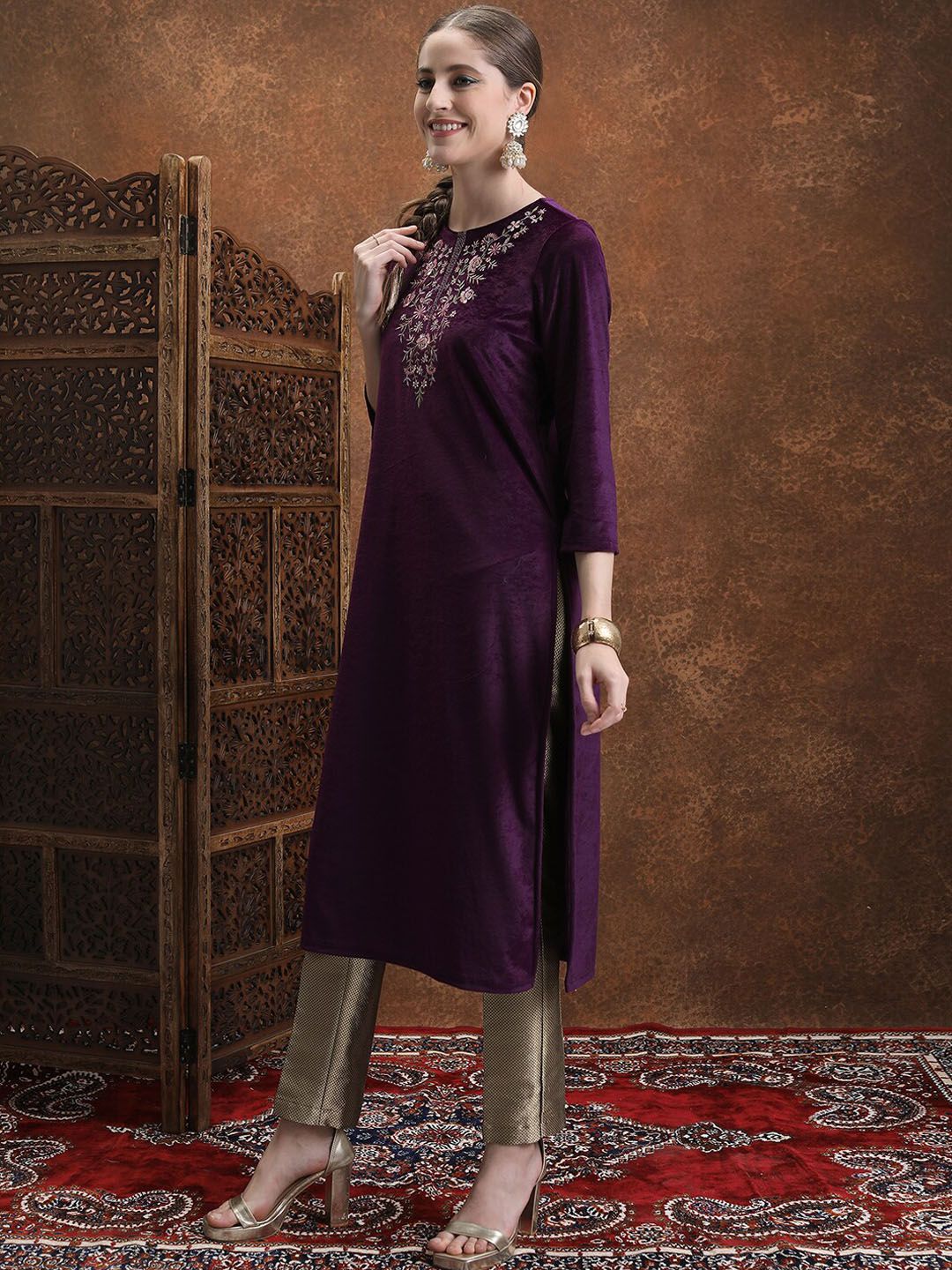 Vishudh Magenta Floral Yoke Design Embroidered Straight Kurta - Distacart