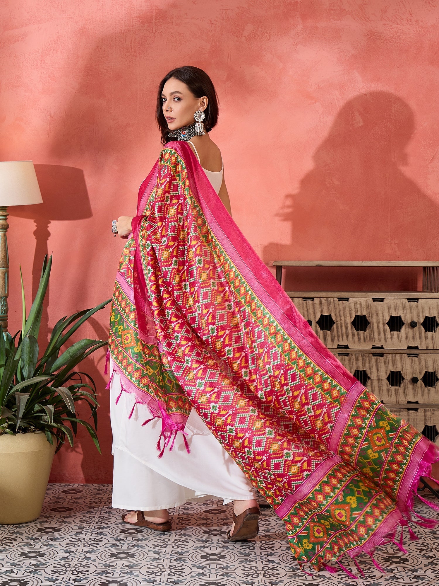 InWeave White Strappy Kurta Set Pink Patola Dupatta - Distacart