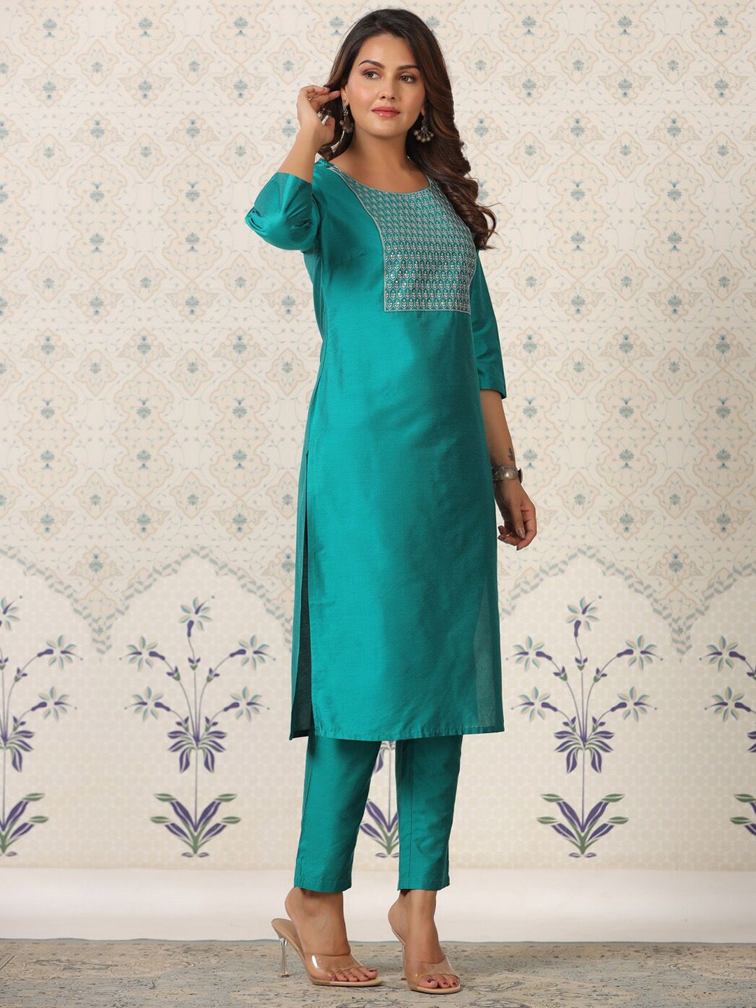 Ode by House of Pataudi Floral Yoke Design Thread Work Straight Kurta - Distacart