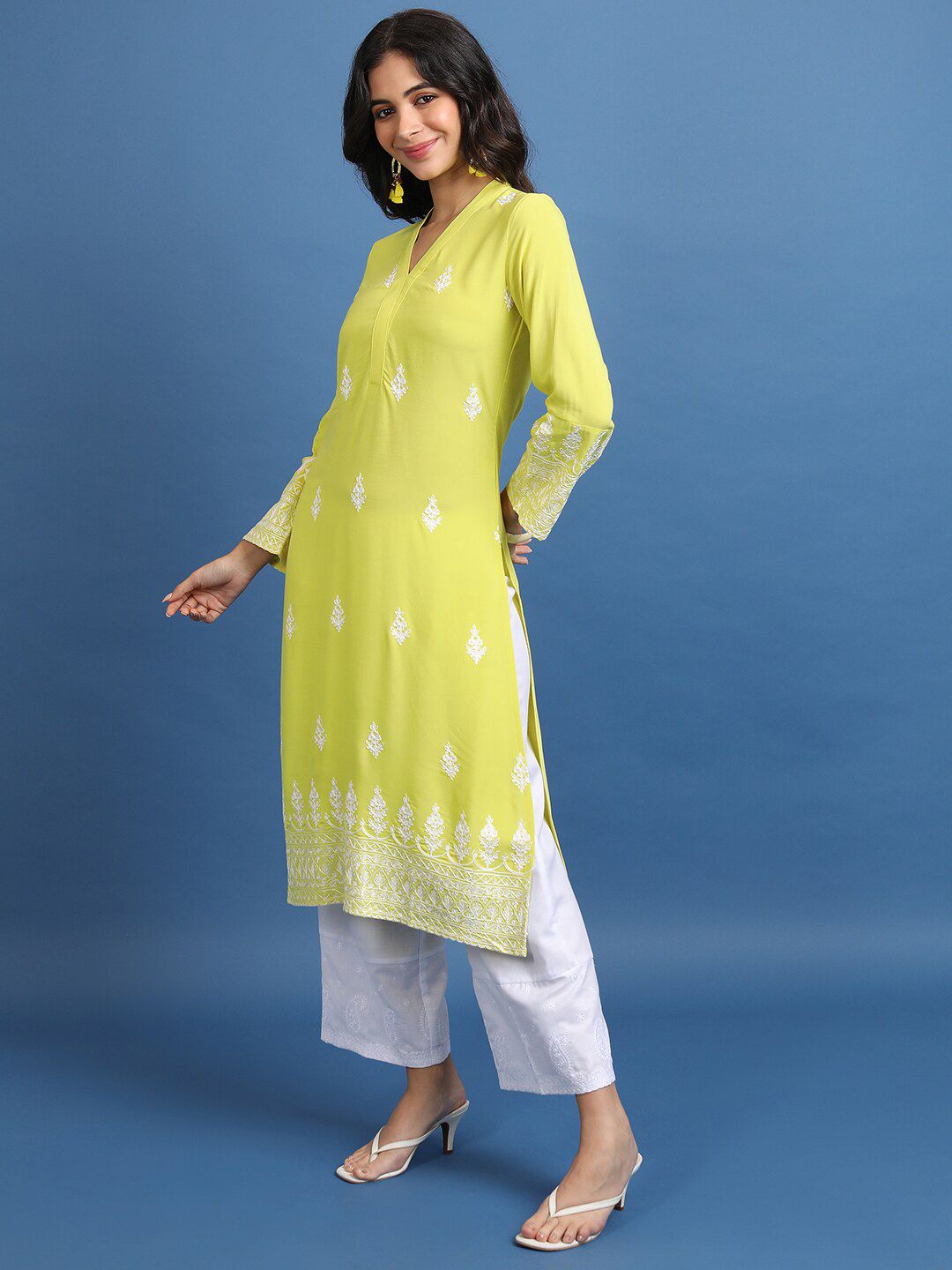 Vishudh Ethnic Motifs Embroidered V-Neck Straight Kurta - Distacart