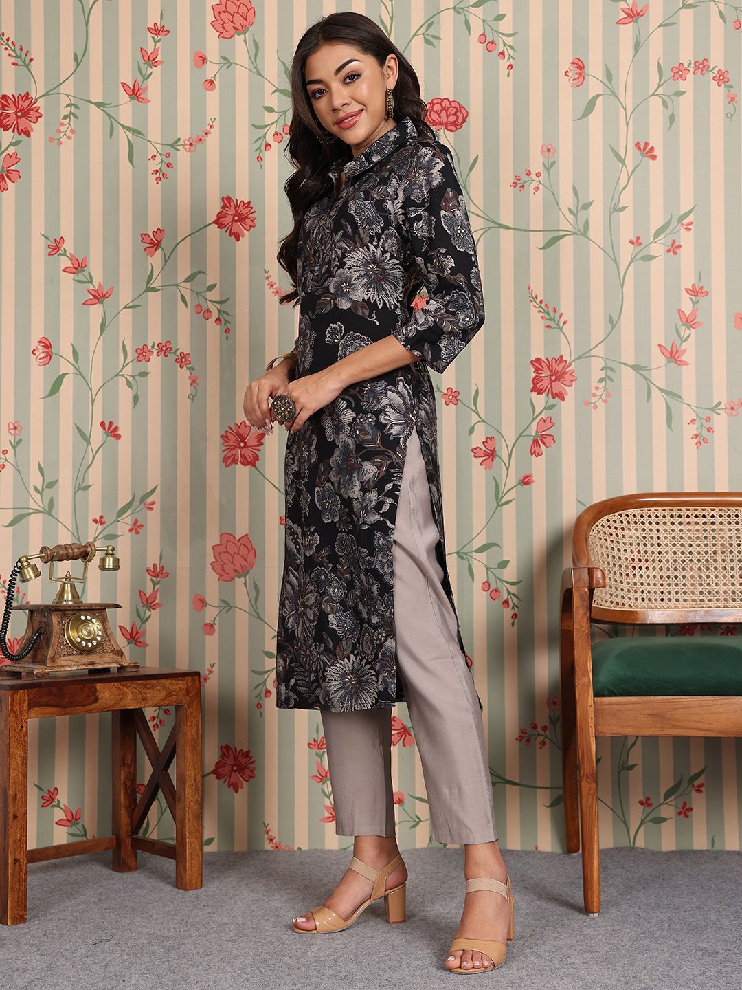 Ode by House of Pataudi Floral Printed Regular Chanderi Silk Kurta with Trousers - Distacart