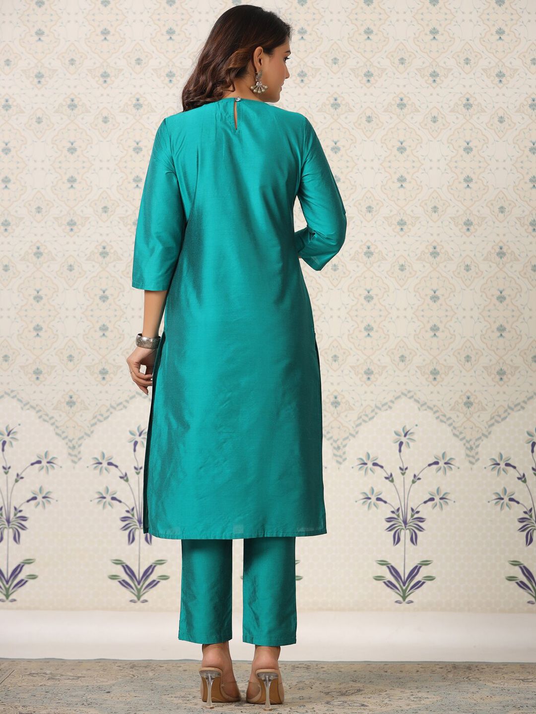 Ode by House of Pataudi Floral Yoke Design Thread Work Straight Kurta - Distacart