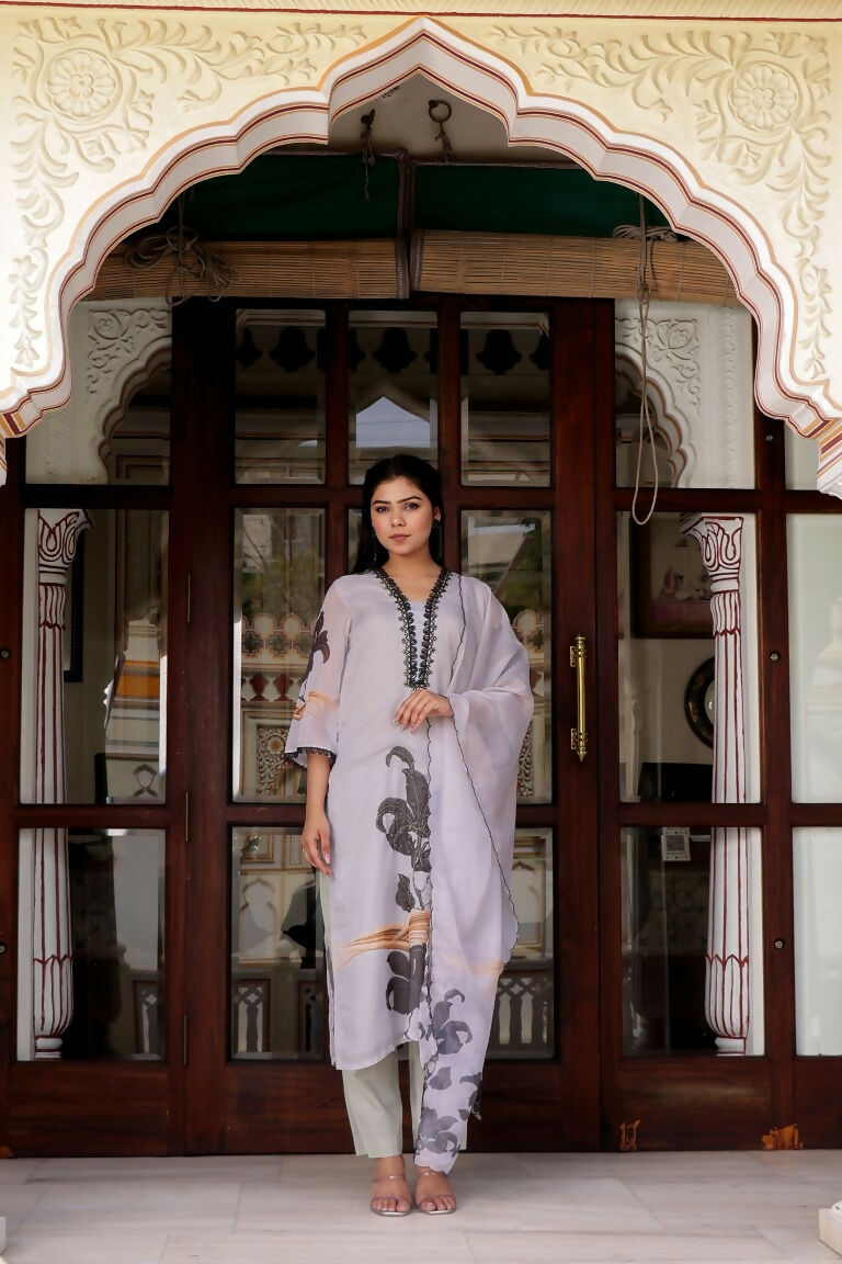 Vaasva Women Grey Tabby Slik Print & Embroidered Kurta, Pant & Dupatta Straight - Distacart