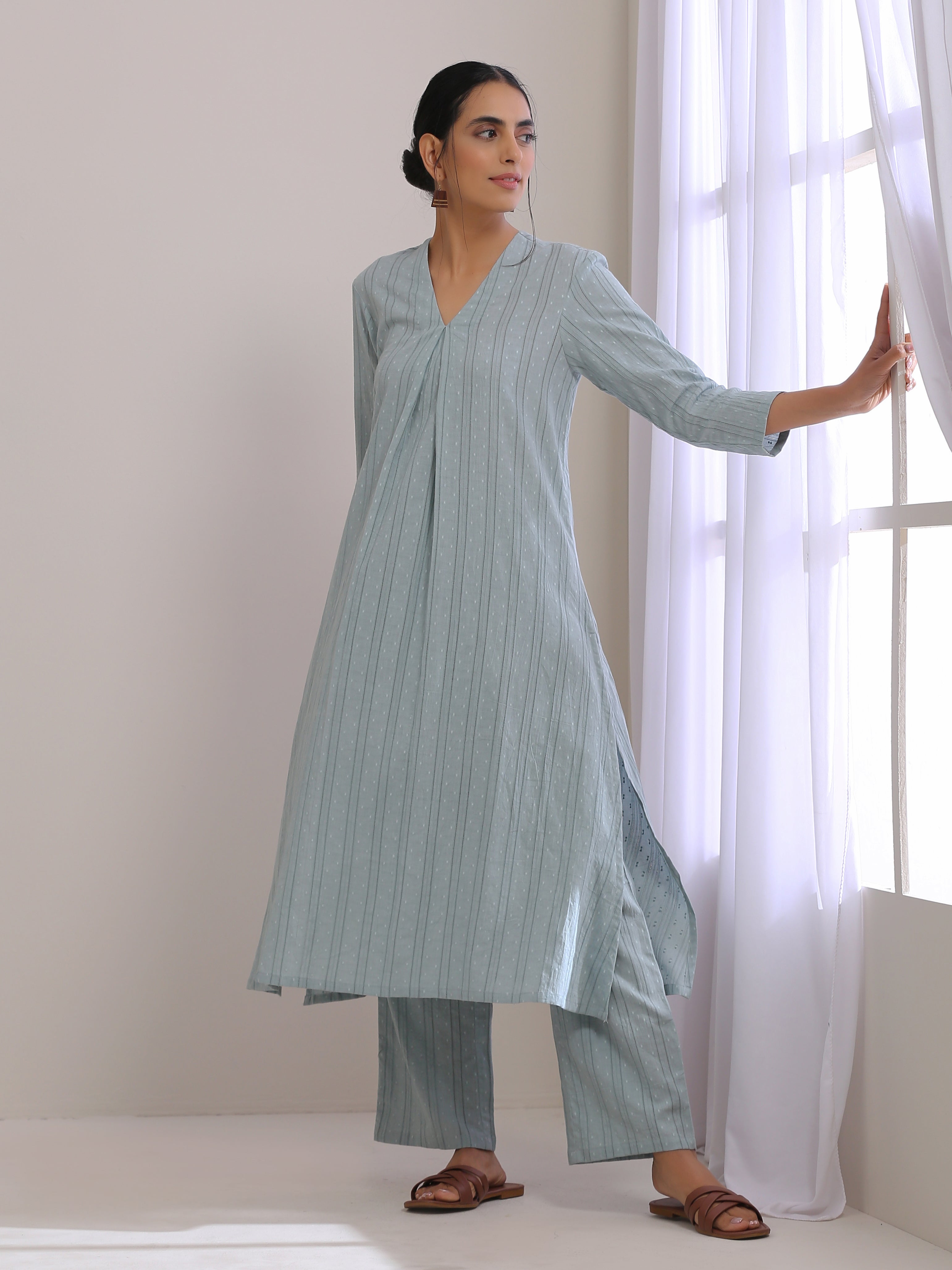 trueBrowns Eggshell Blue Dobby Neck Pleat Kurta Pant Set - Distacart