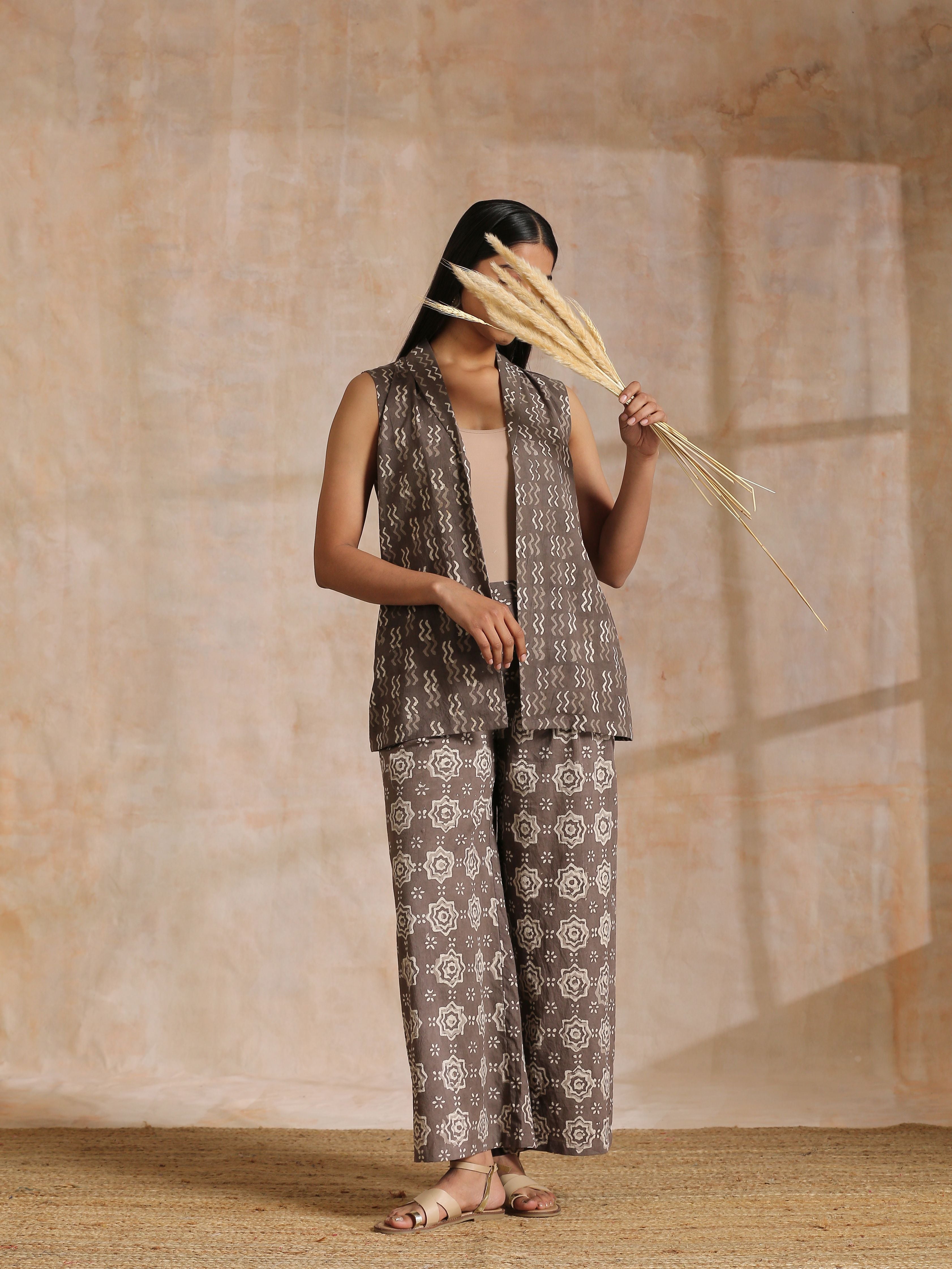 trueBrowns Clay Dabu Zig-Zag Motifs Print Cotton Sleeveless Jacket Pant Set - Distacart