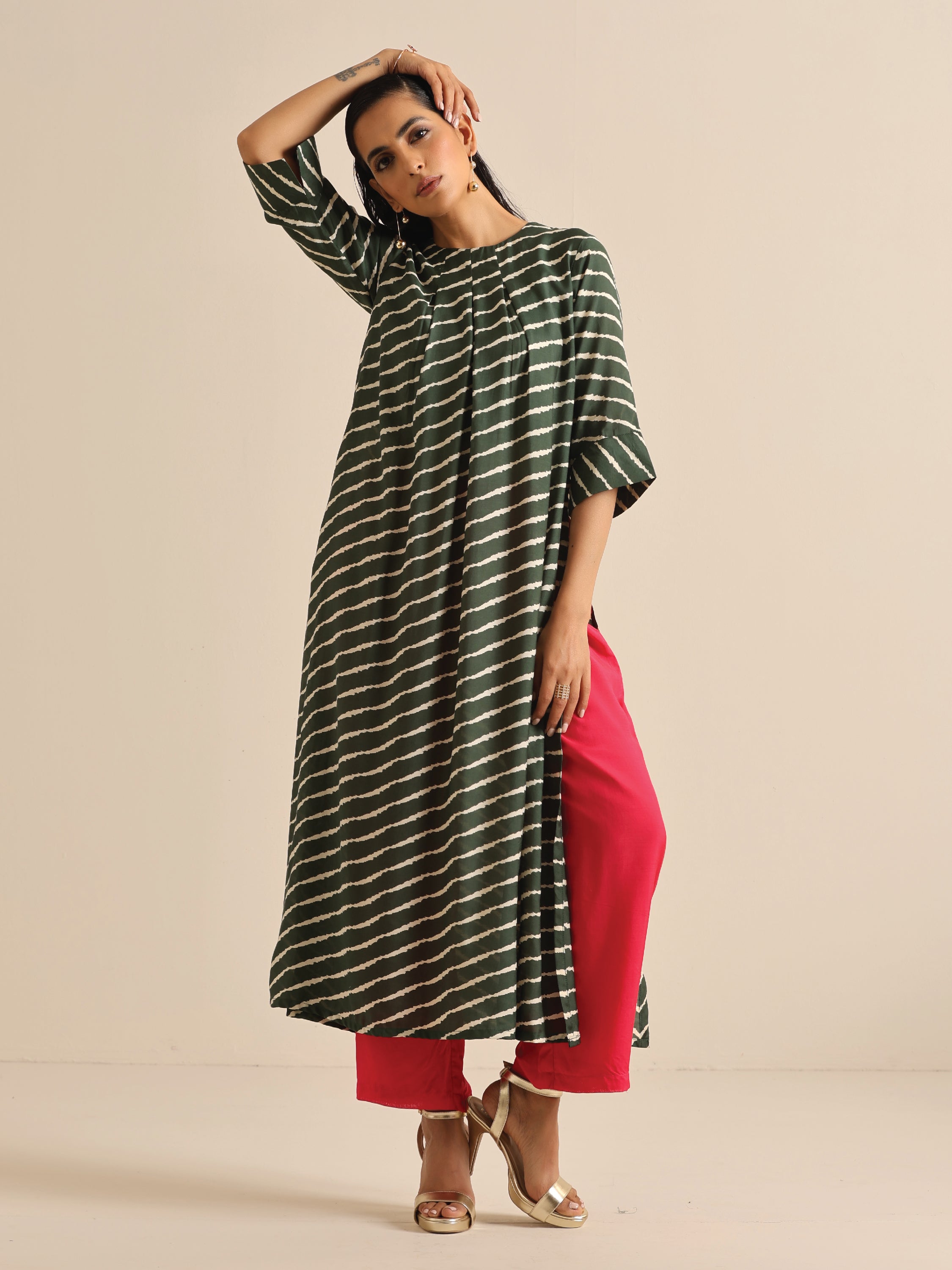 trueBrowns Dark Green Lehariya Printed Silk Kurta Pant Set - Distacart