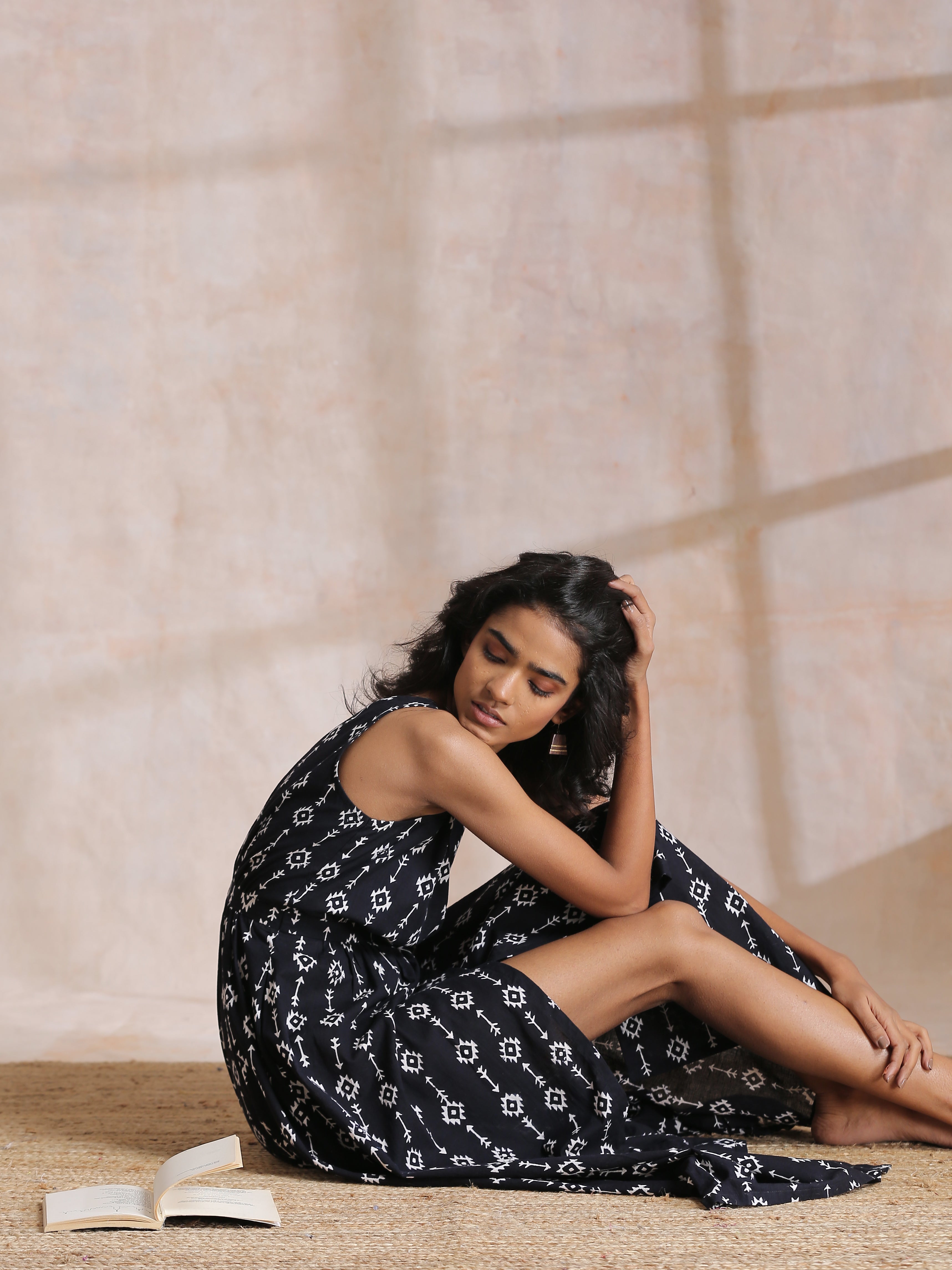 trueBrowns Black White Geometric Print Cotton Sleeveless Wrap Dress - Distacart