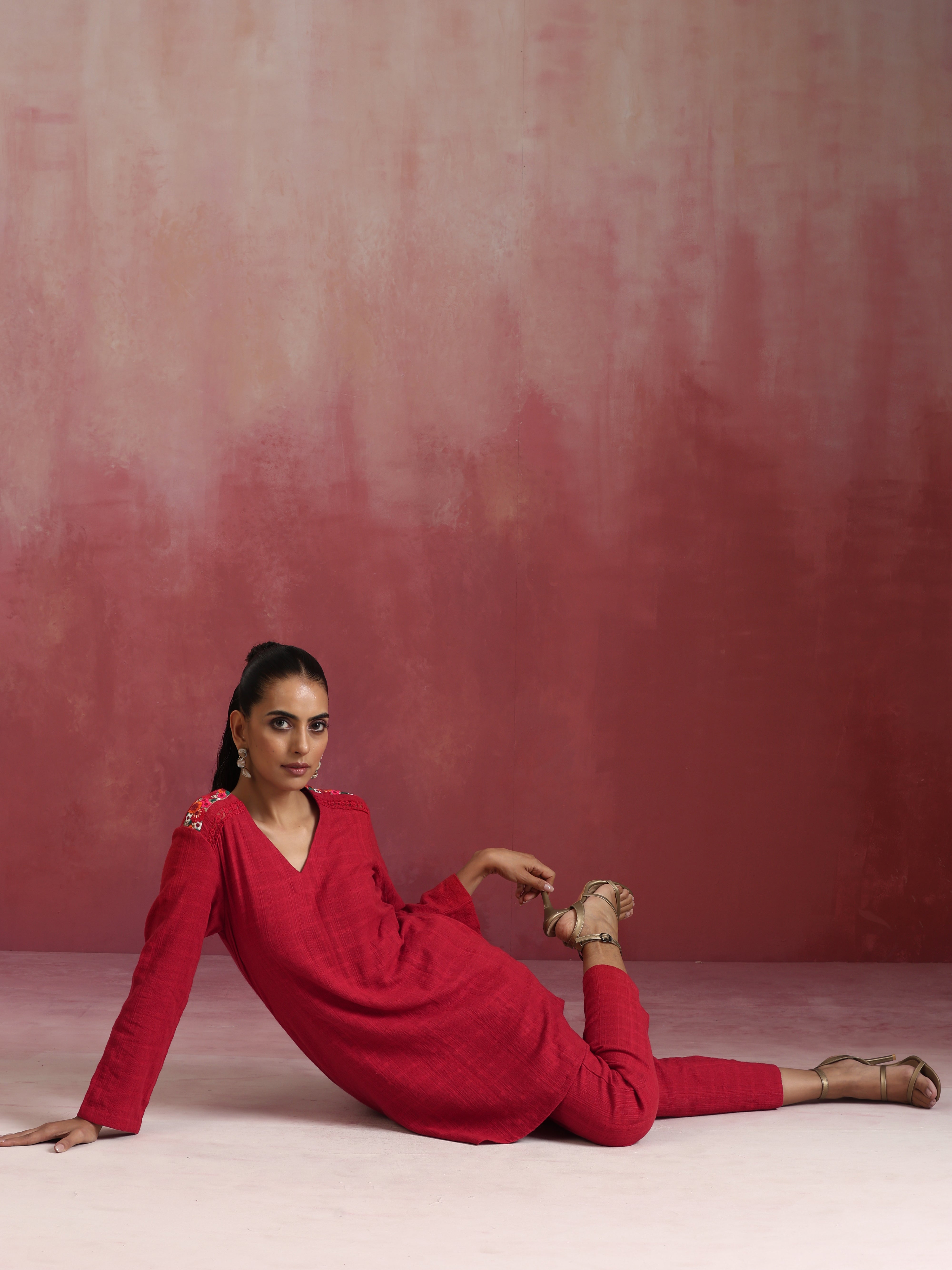 trueBrowns Red Cotton Dobby Kurta Co-ord set - Distacart