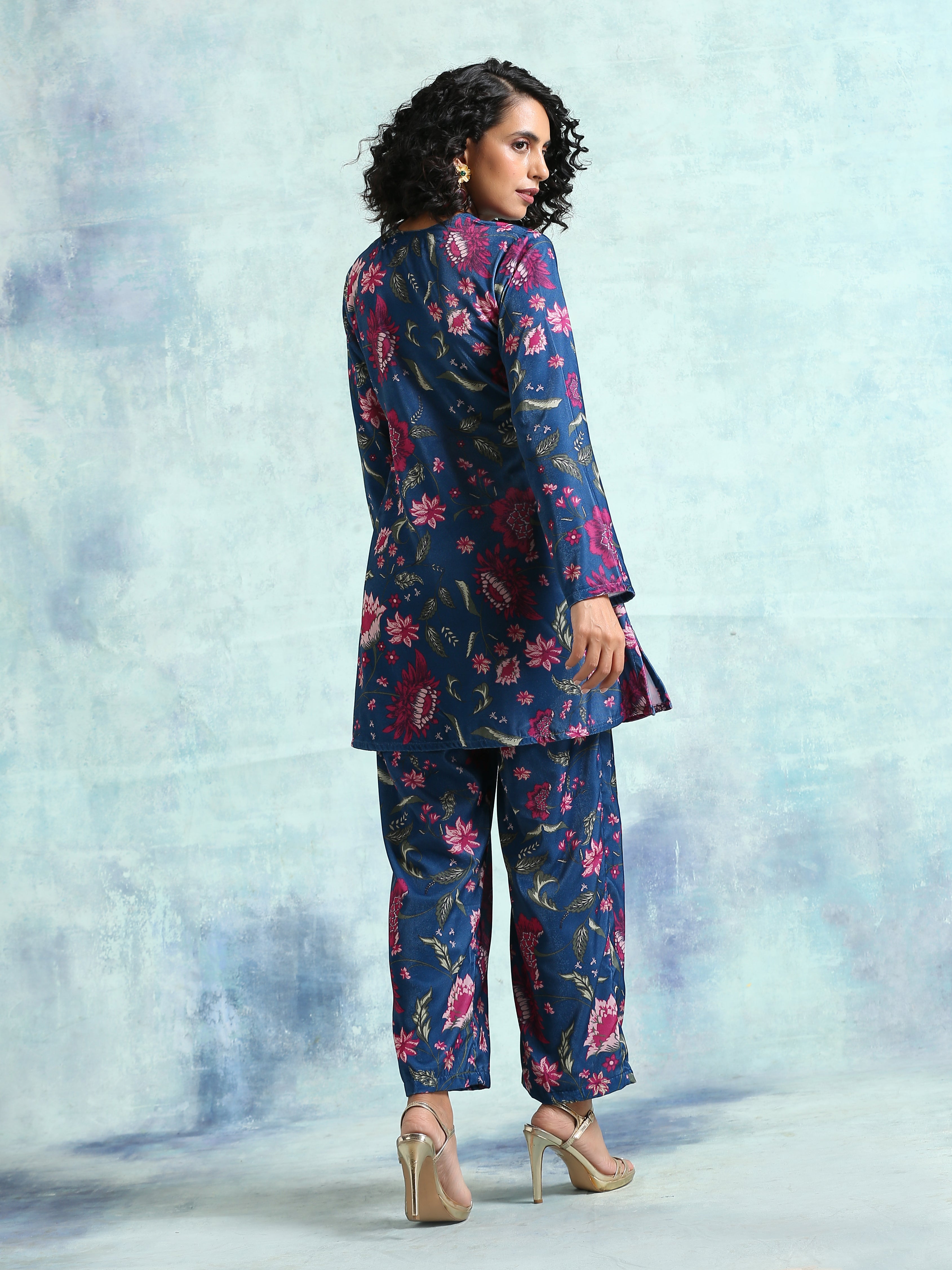 trueBrowns Blue Printed Velvet Co-Ord Set - Distacart