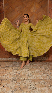 Thumbnail for Pomcha Jaipur Bandhej Mehndhi Green Cotton Anarkali Set - Distacart