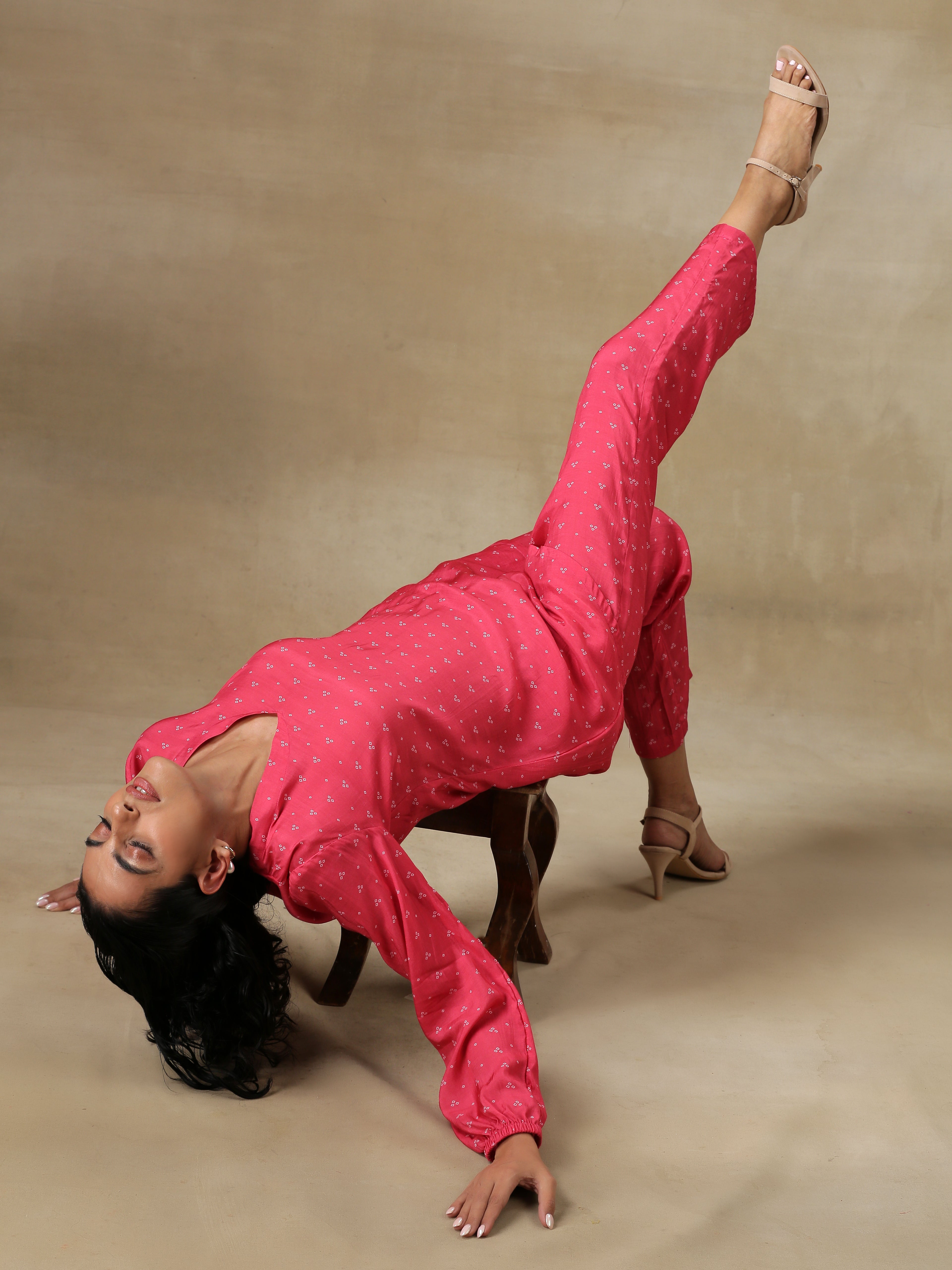 trueBrowns Pink Bandhani Printed Silk Gathered Sleeve Co-Ord Set - Distacart