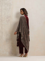 Thumbnail for trueBrowns Maroon Velvet Embroidered Kurta Pant Dupatta Set - Distacart