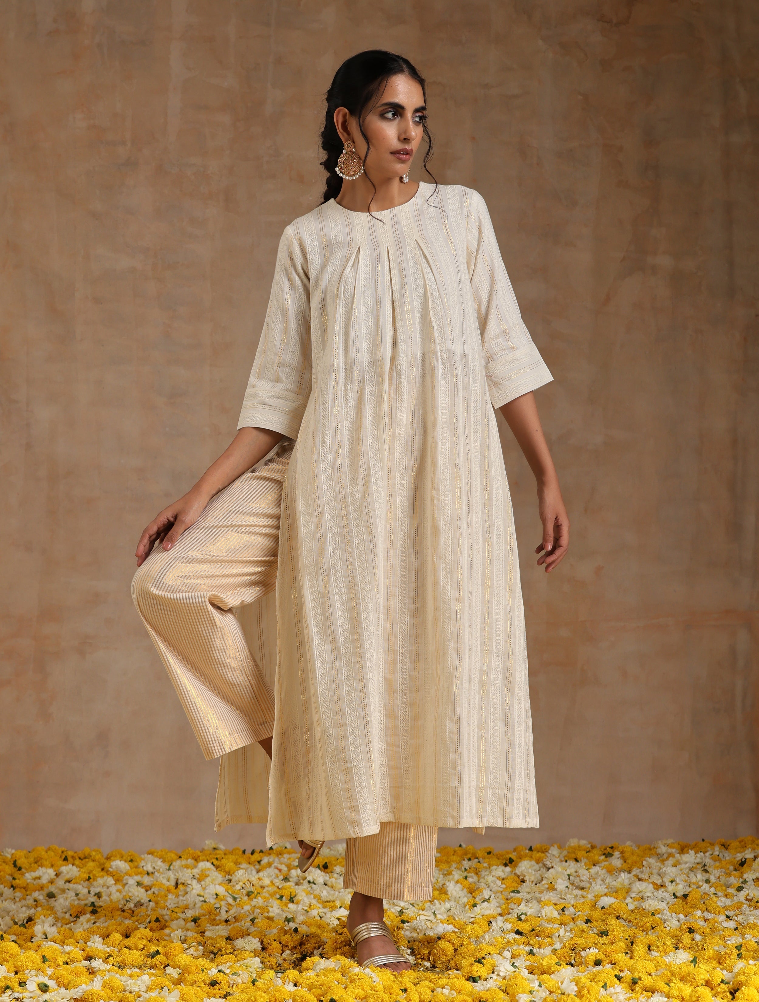 trueBrowns Ivory Gold Cotton Neck Pleat Kurta Set - Distacart