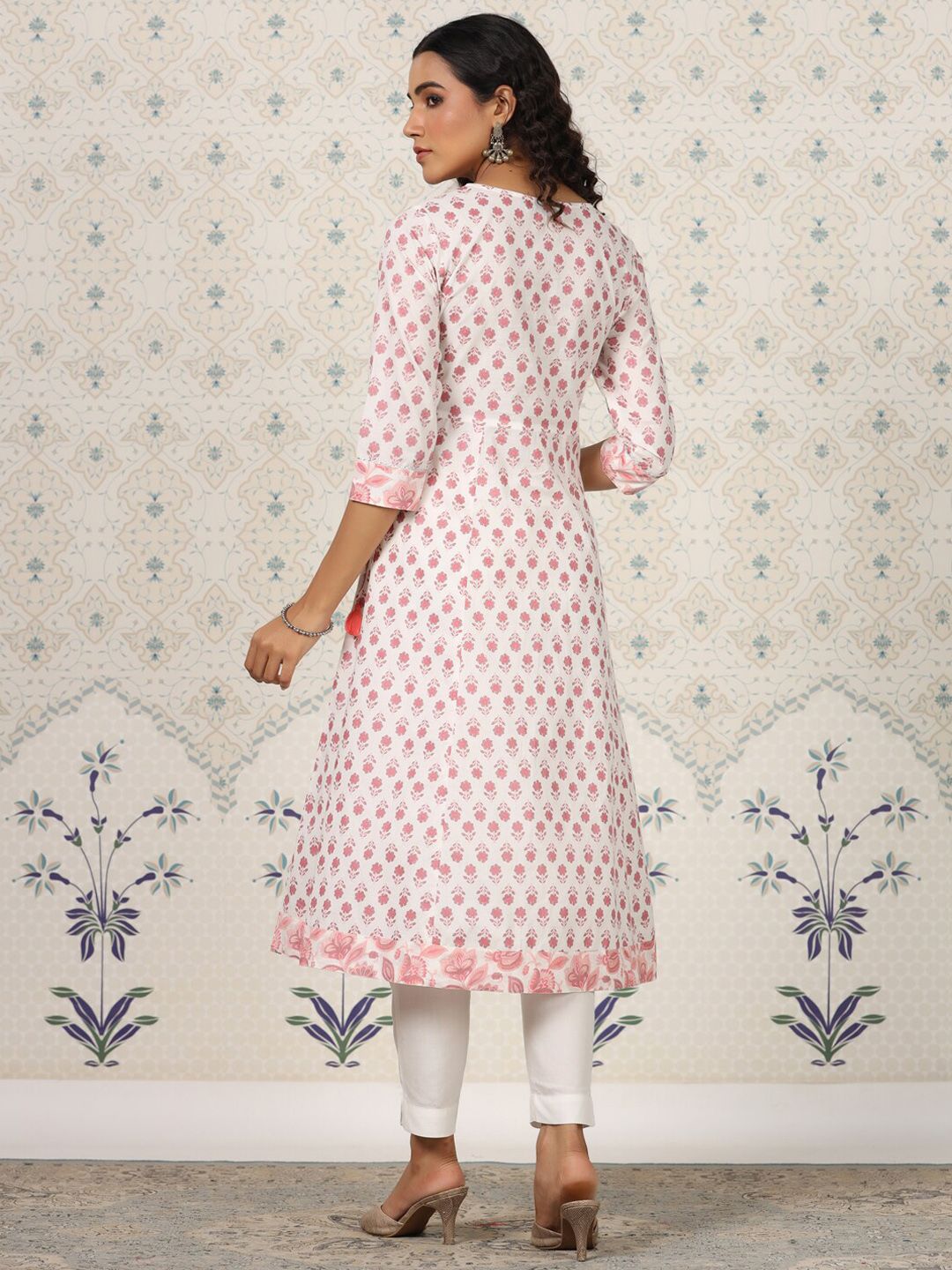 Ode by House of Pataudi Floral Printed Gotta Patti Pure Cotton A-Line Kurta - Distacart