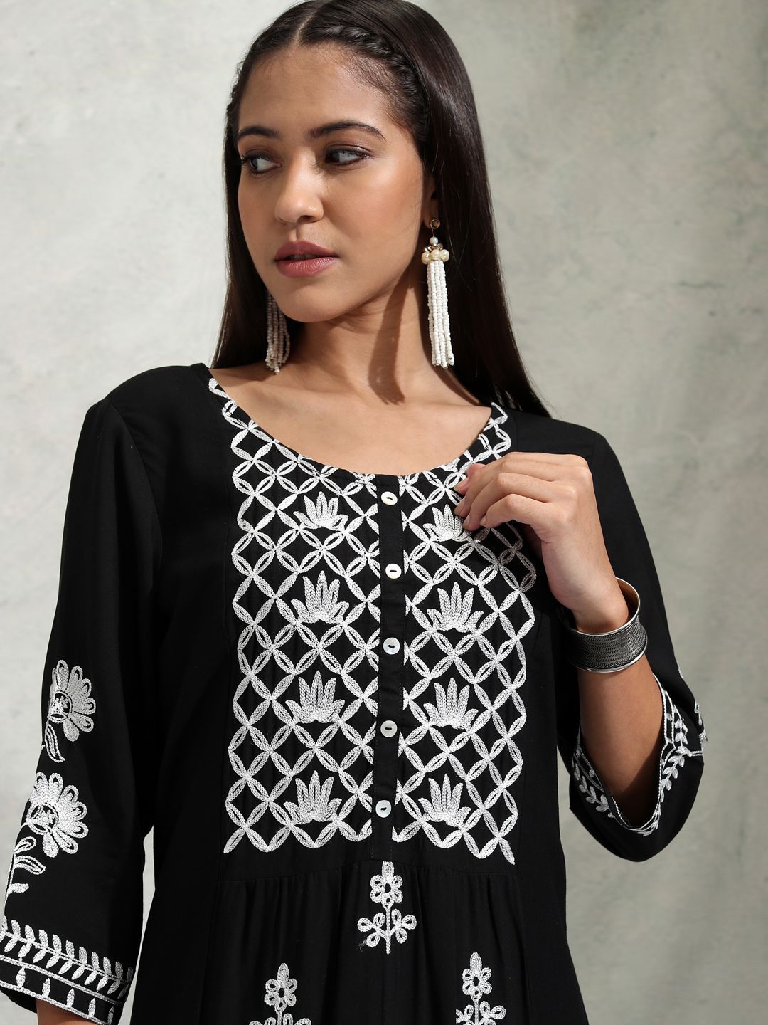 Vishudh Black Floral Embroidered Straight Kurta with Palazzo - Distacart