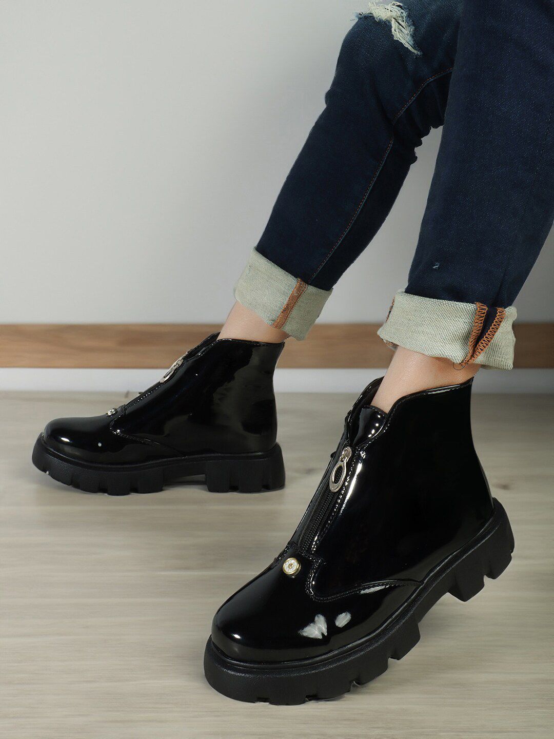 Roadster The Lifestyle Co. Women Black Mid Top Platform Heel Chunky Boots With Zip