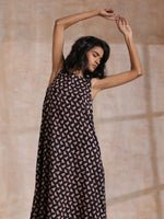 Thumbnail for trueBrowns Black Bird Bagru Print Cotton Sleeveless Kurta Pant Set - Distacart