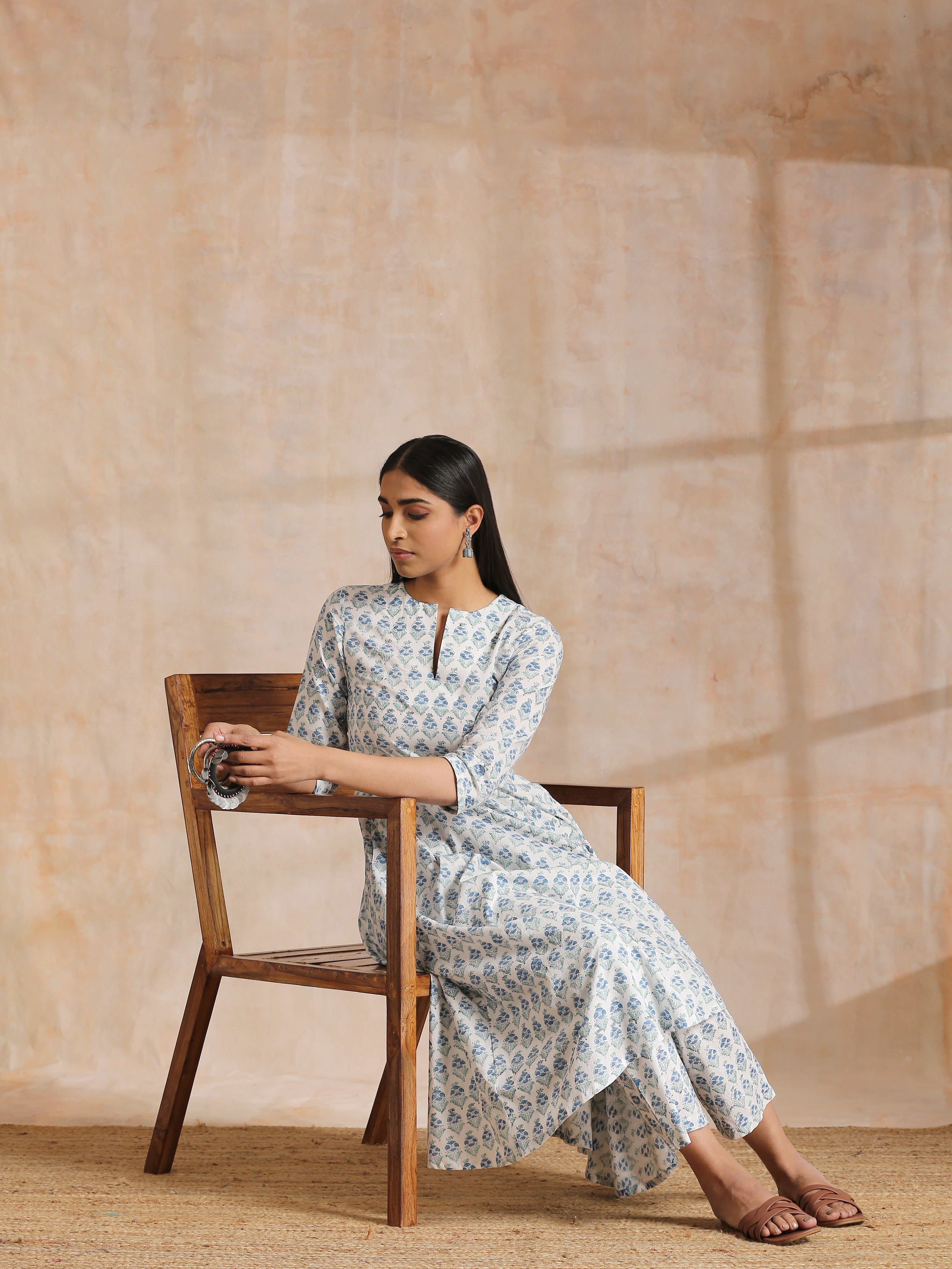 trueBrowns White With Blue Green Buta Print Cotton Flared Kurta Pant Set - Distacart