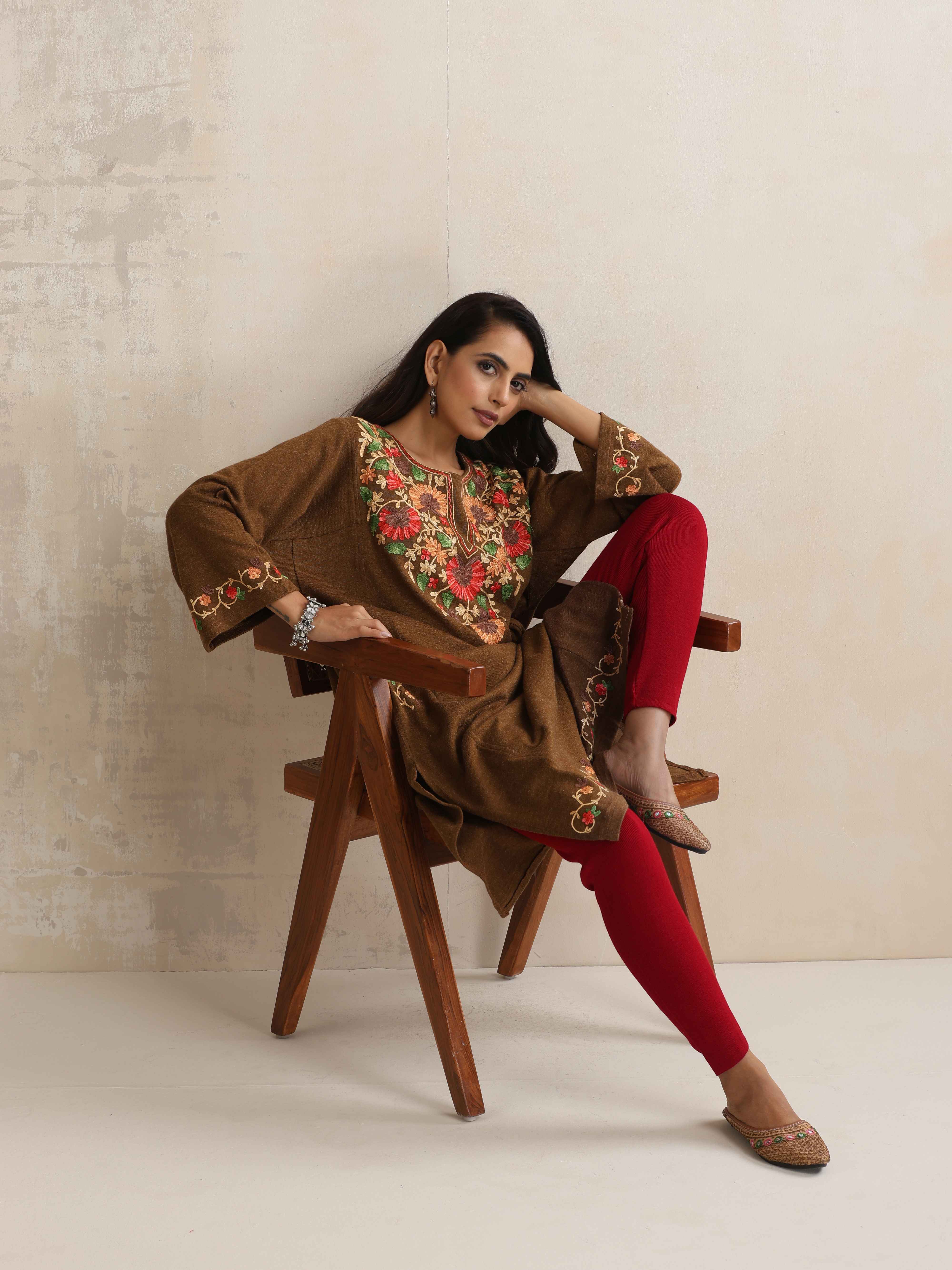 trueBrowns Brown Kashmiri Floral Embroidered Woollen Phiran Kurta - Distacart