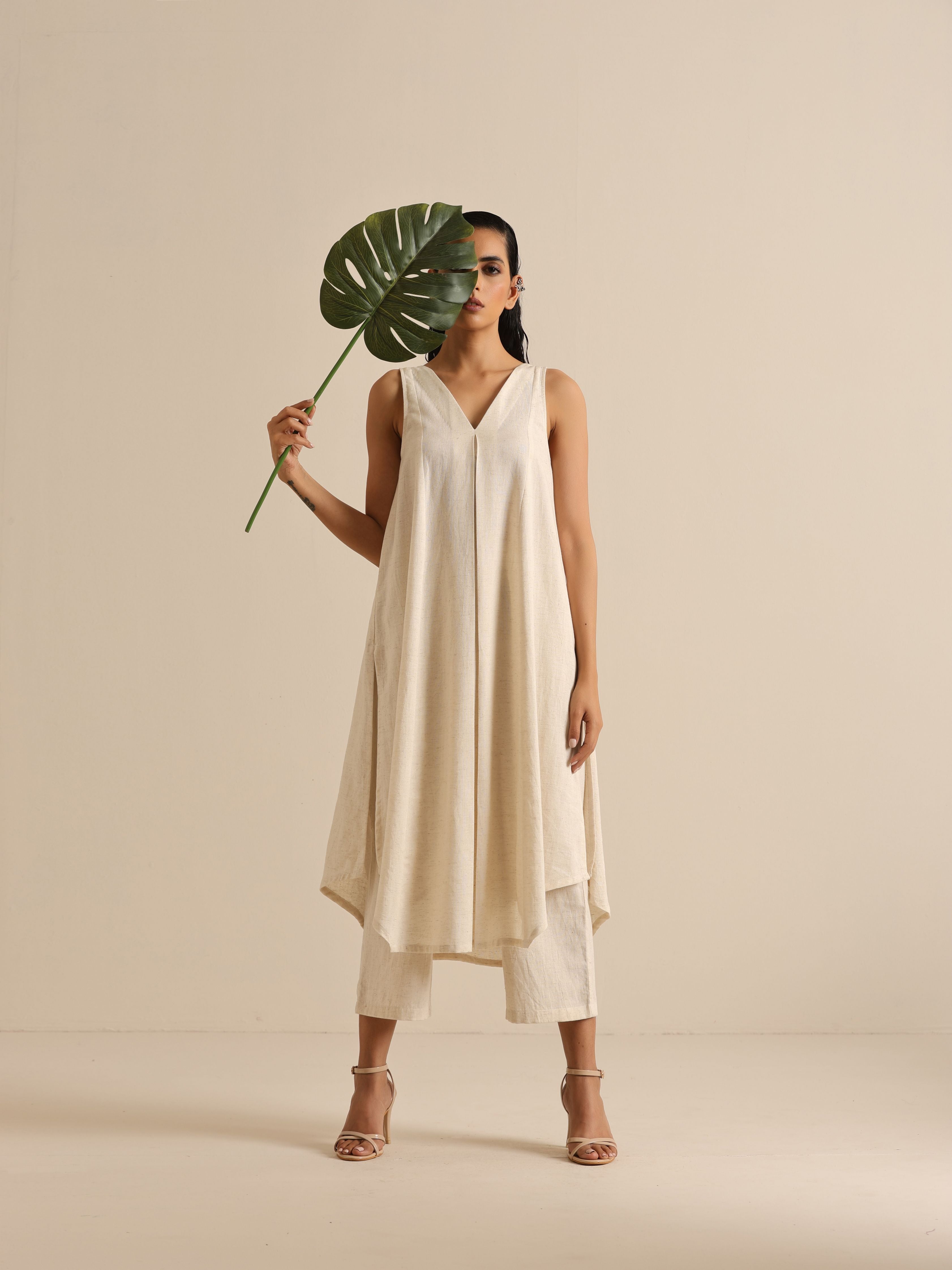 trueBrowns Off-White Sleeveless Kurta Pant Set - Distacart