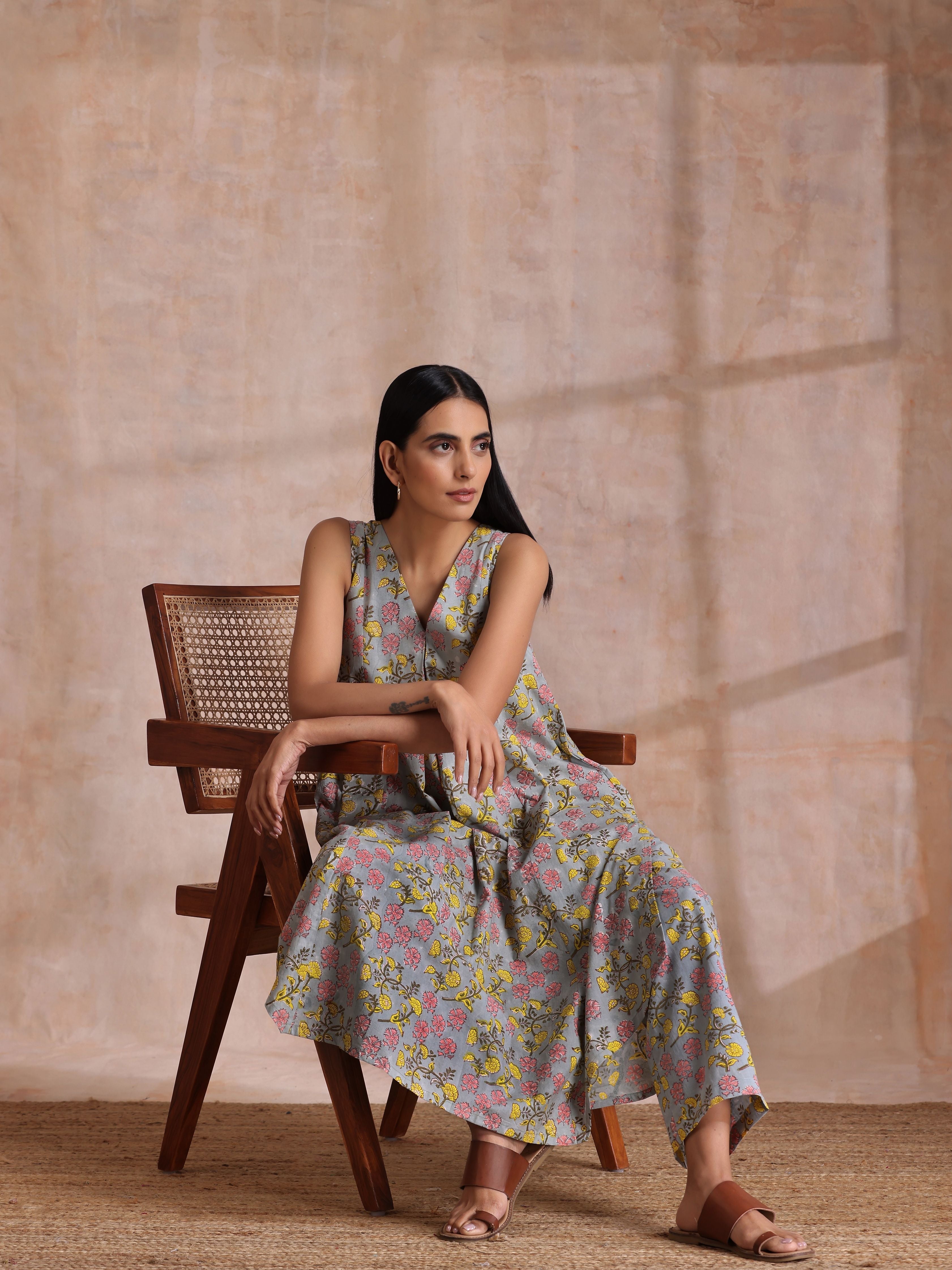 trueBrowns Grey Overall Floral Block Print Cotton Sleeveless Flared Kurta Pant Set - Distacart