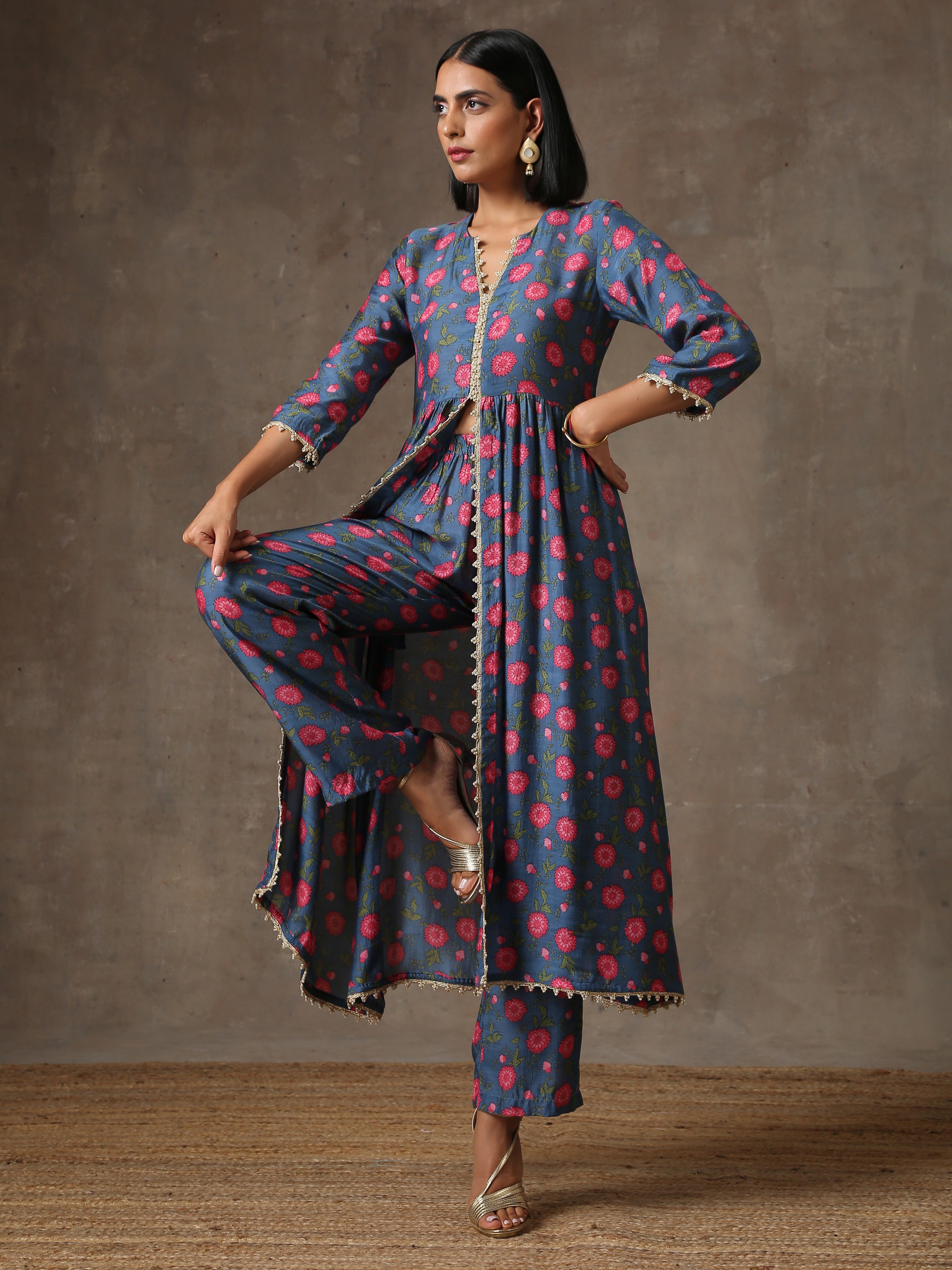 trueBrowns Blue Pink Printed Silk Kurta Pant Set - Distacart