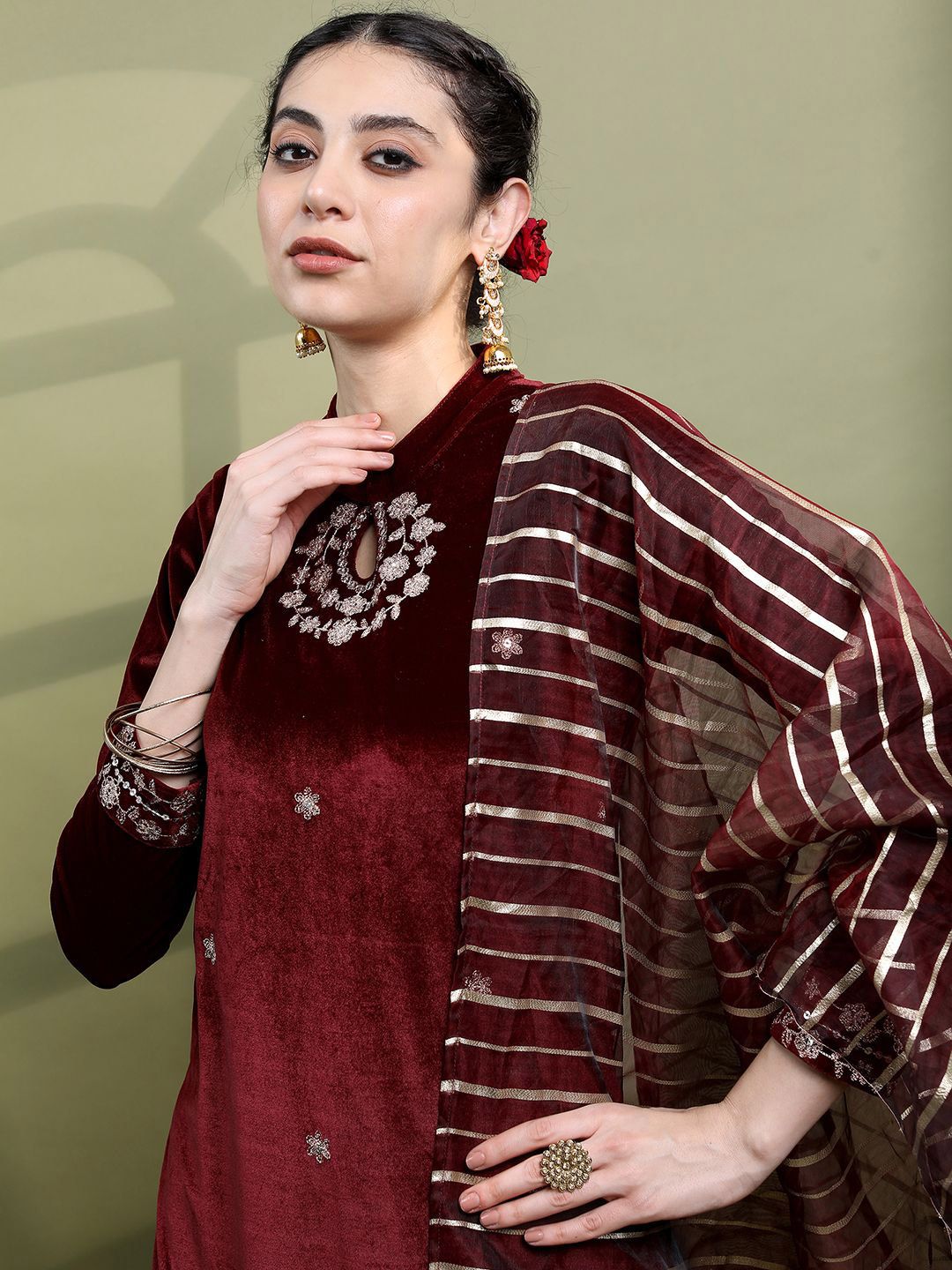 Vishudh Floral Embroidered Zari Keyhole Neck Straight Kurta with Trousers & Dupatta - Distacart