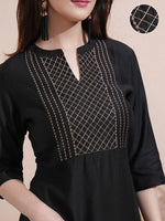 Thumbnail for Vishudh Women Embroidered Kurta - Distacart