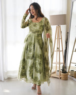 Thumbnail for NOZ2TOZ Women Floral Printed Knee Length Elbow Length Sleeves Round Neck Kurti And Palazzo Set With Net Dupatta - Green - Distacart