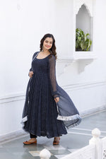 Thumbnail for NOZ2TOZ Women Floral Printed Knee Length Elbow Length Sleeves Round Neck Kurti And Palazzo Set With Net Dupatta - Black - Distacart