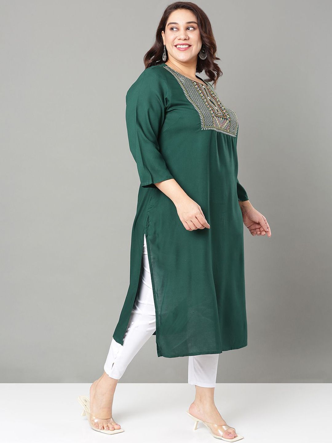 Sztori Plus Size Geometric Embroidered Thread Work Straight Kurta - Distacart