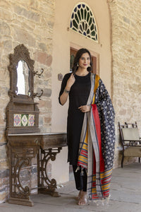 Thumbnail for Women Black kurta with trouser and printed dupatta - Rasiya - Distacart
