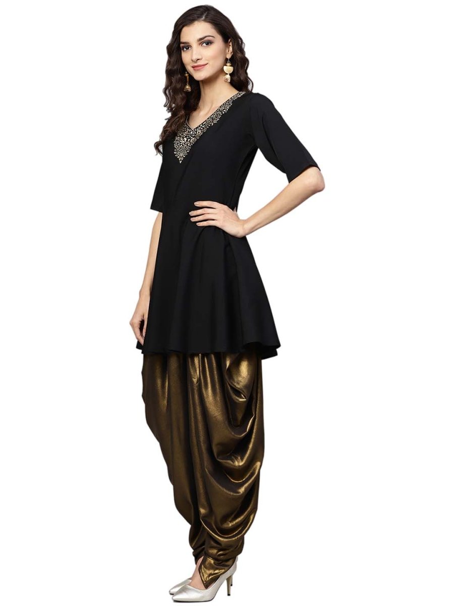 Ahalyaa Black A-line Crepe Kurta Set